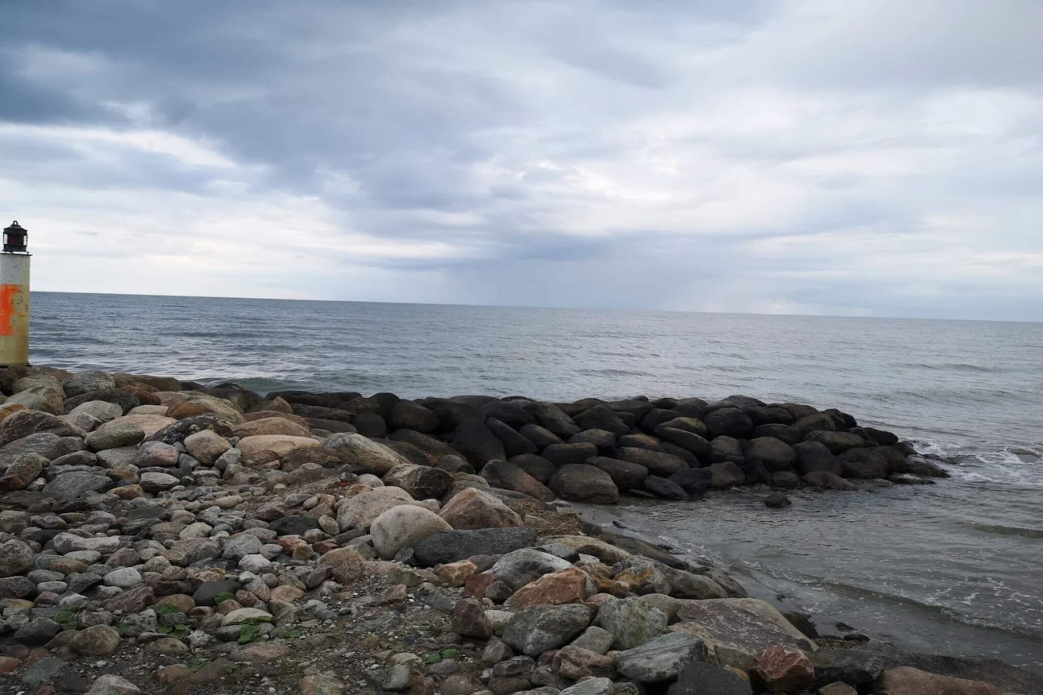 Lichte kustschuilplaats in LyngsAY-By Traum-Waterzicht