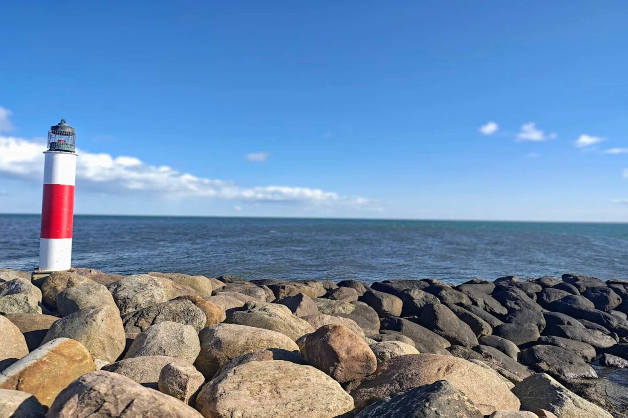 Lichte kustschuilplaats in LyngsAY-By Traum-Waterzicht