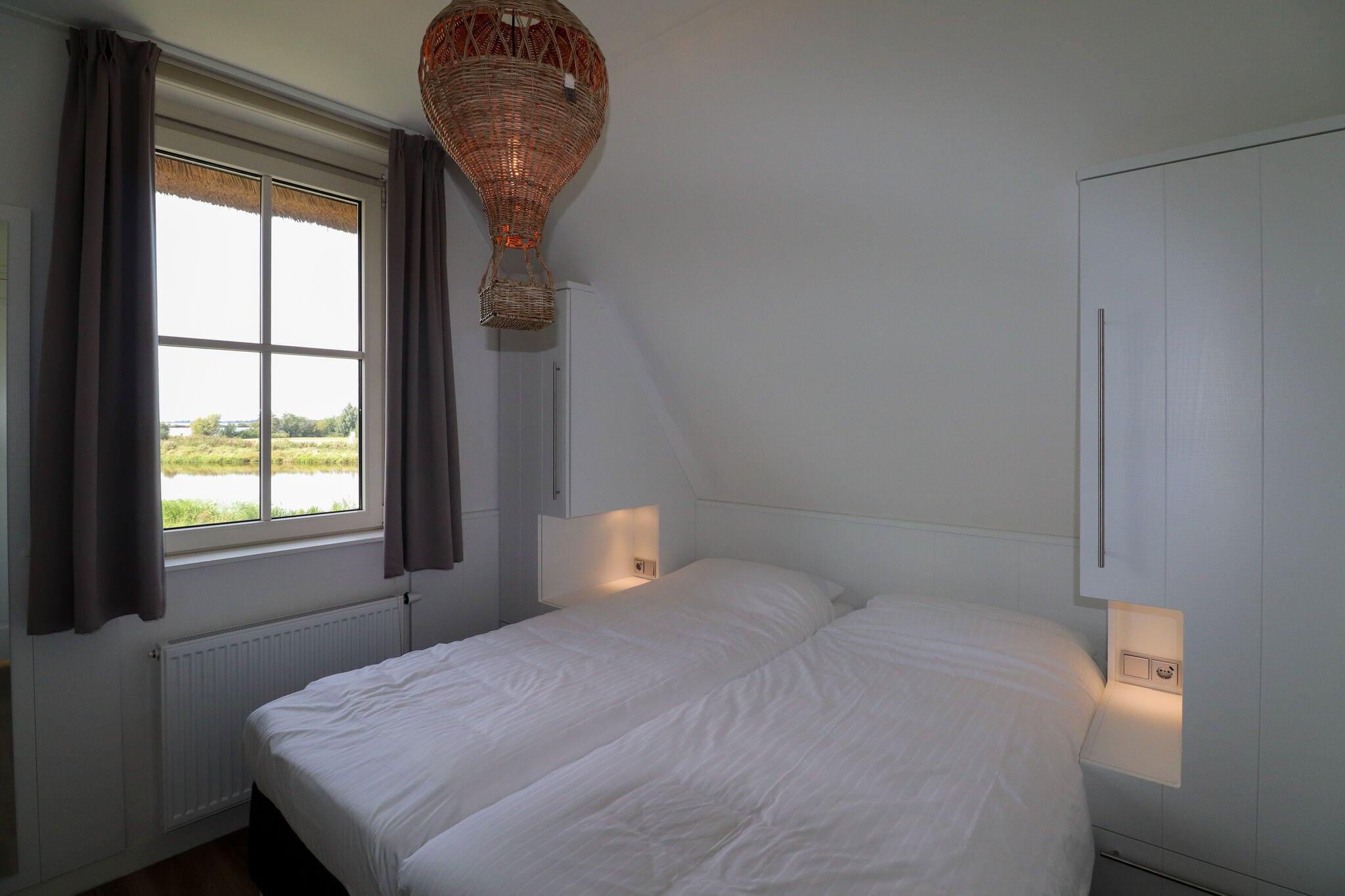 Villa de luxe avec sauna et jacuzzi sur le Tjeukemeer
