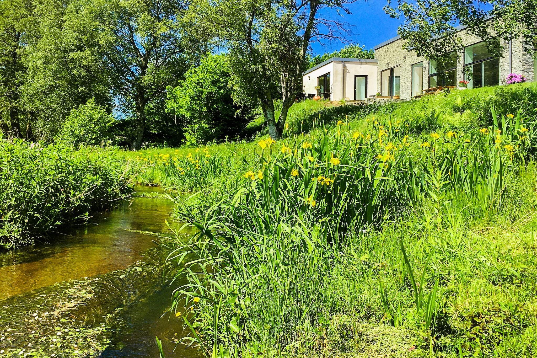Retraite tranquille au bord de la rivière
