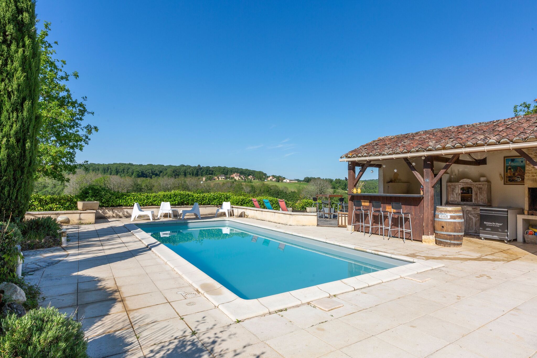 Gîte cosy à Dégagnac avec piscine chauffée et jacuzzi