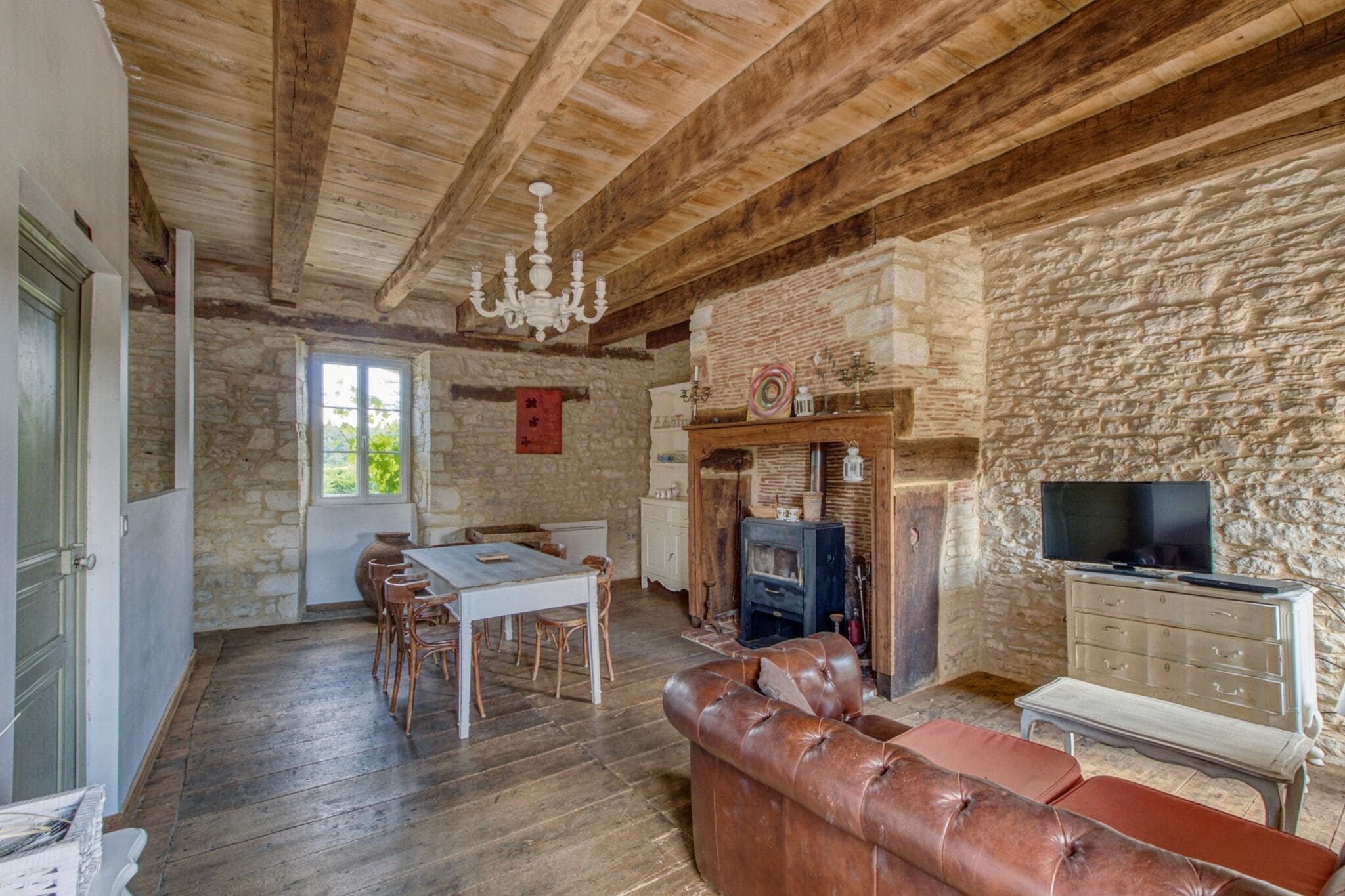 Alluring Holiday Home in Dégagnac with Heated Pool