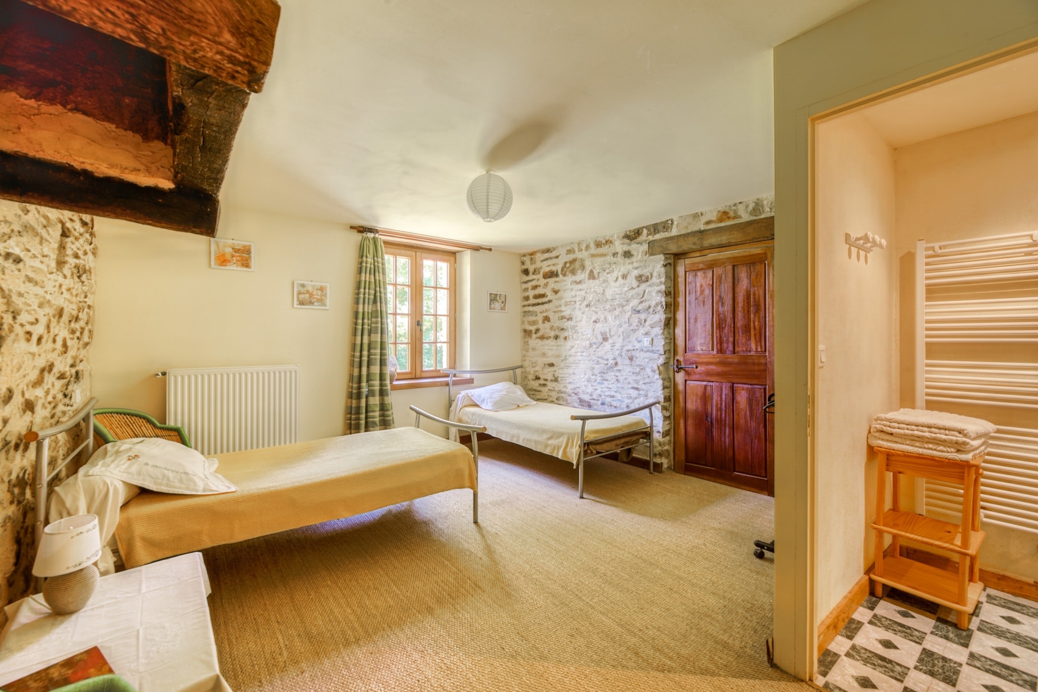 Ancien moulin à eau rénové au bord d'un étang privé-Schlafzimmer