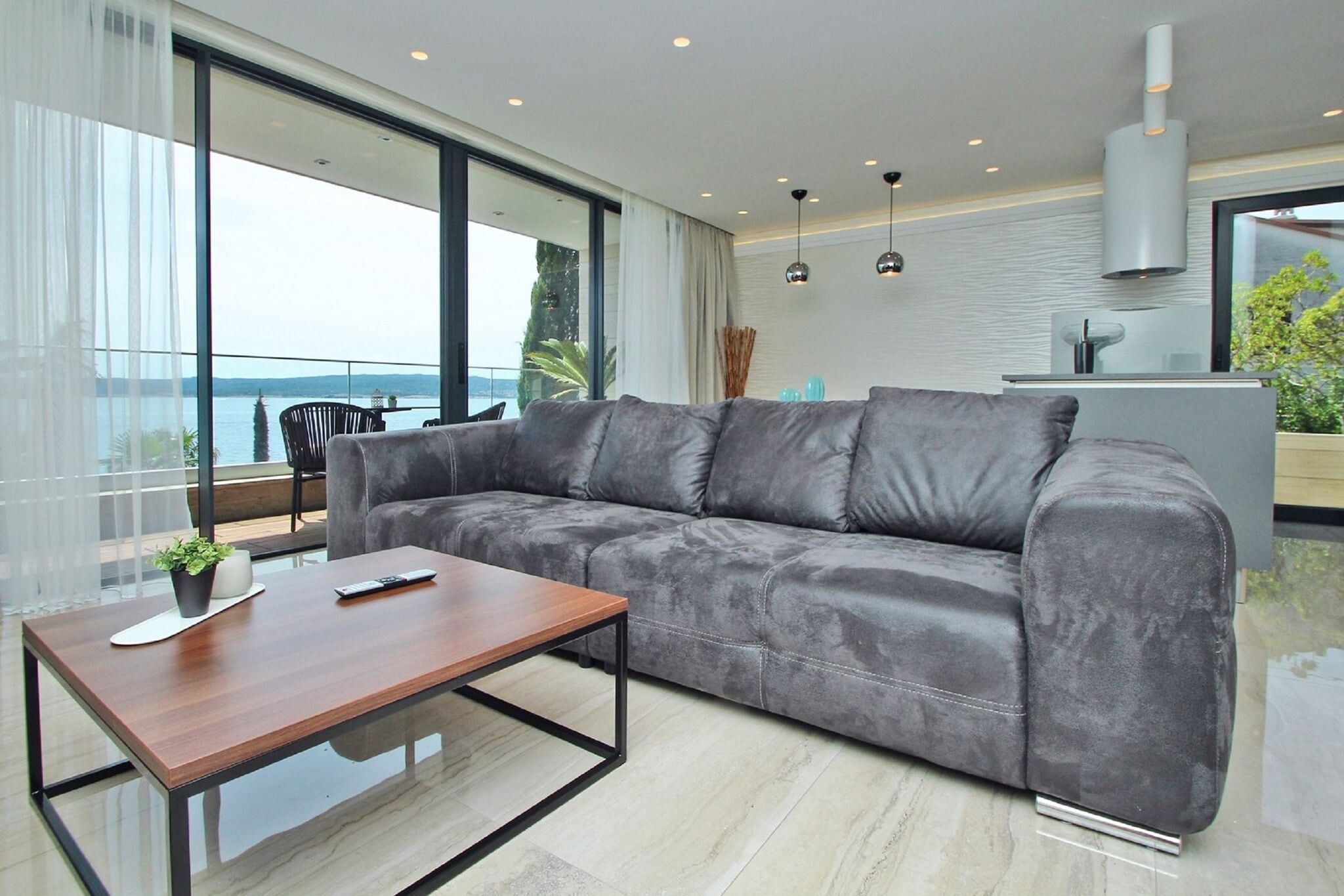 Luxe appartement met twee slaapkamers en uitzicht op zee in Crikvenica
