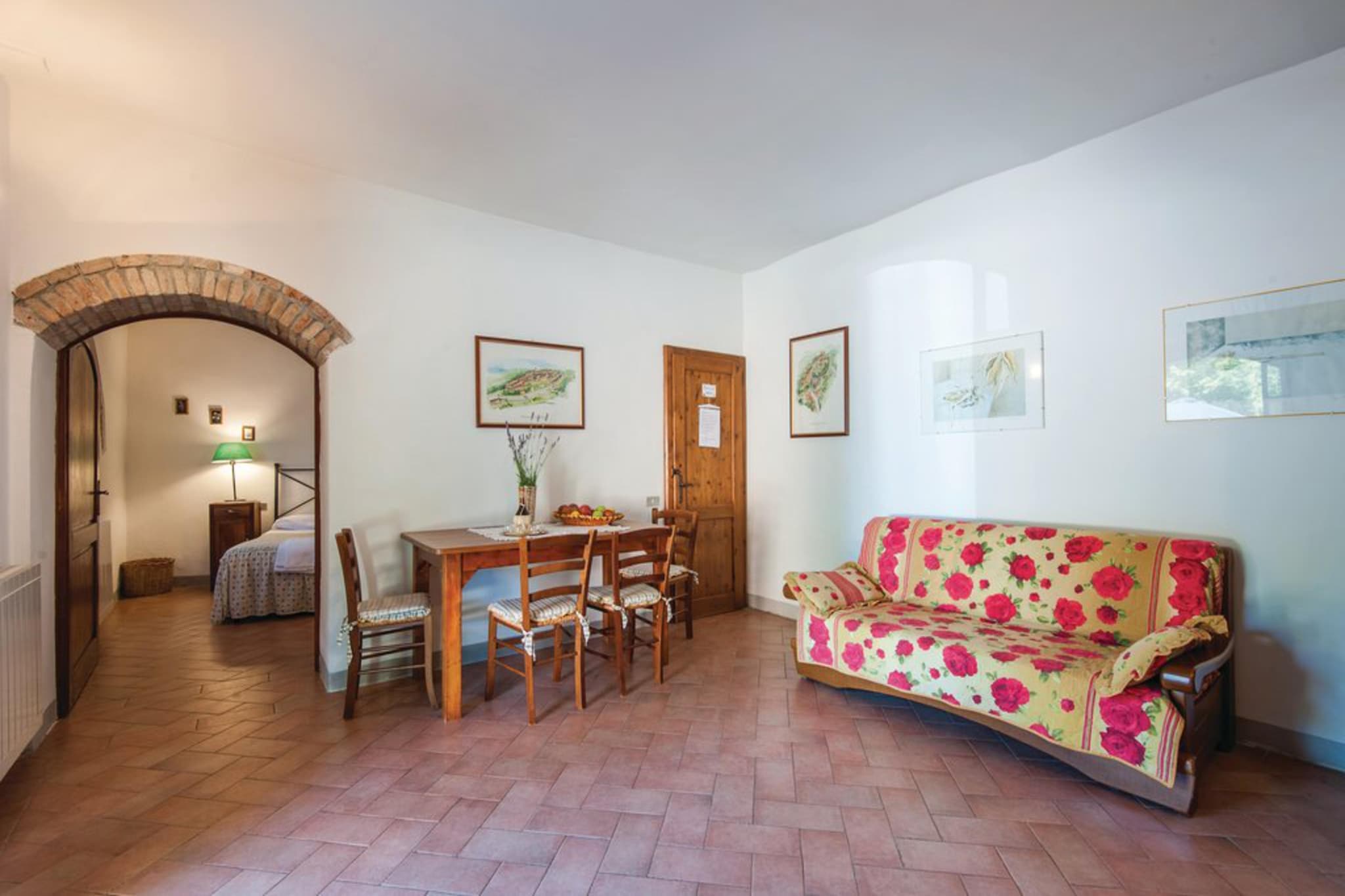 Ground floor: (Kitchen(hob, hood, coffee machine, microwave, fridge-freezer), Living/diningroom(double sofa bed, TV(satellite), dining table), bedroom(double bed), bathroom(shower, washbasin, toilet, bidet))\n\nwashing machine(shared with other guests), garden(shared with other guests, landscaped garden, 3000 m2), garden(private), garden furniture, swimming pool(shared with other guests, 17 x  6 m., opened from May upto and including Oct)