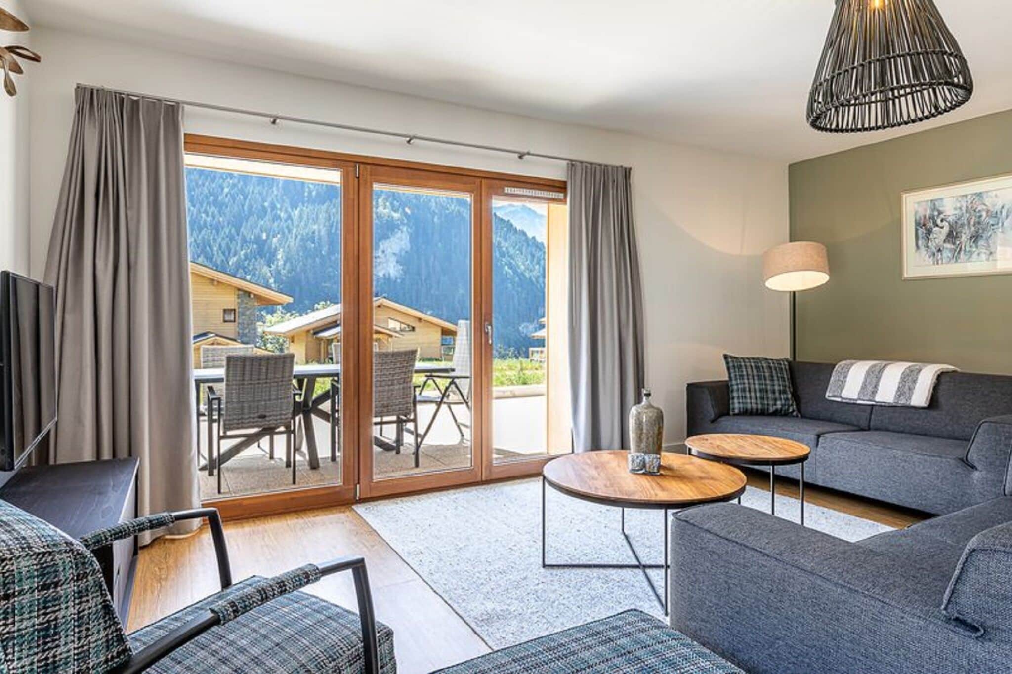 Luxurious apartment with balcony, ski lift 1.5 km away.