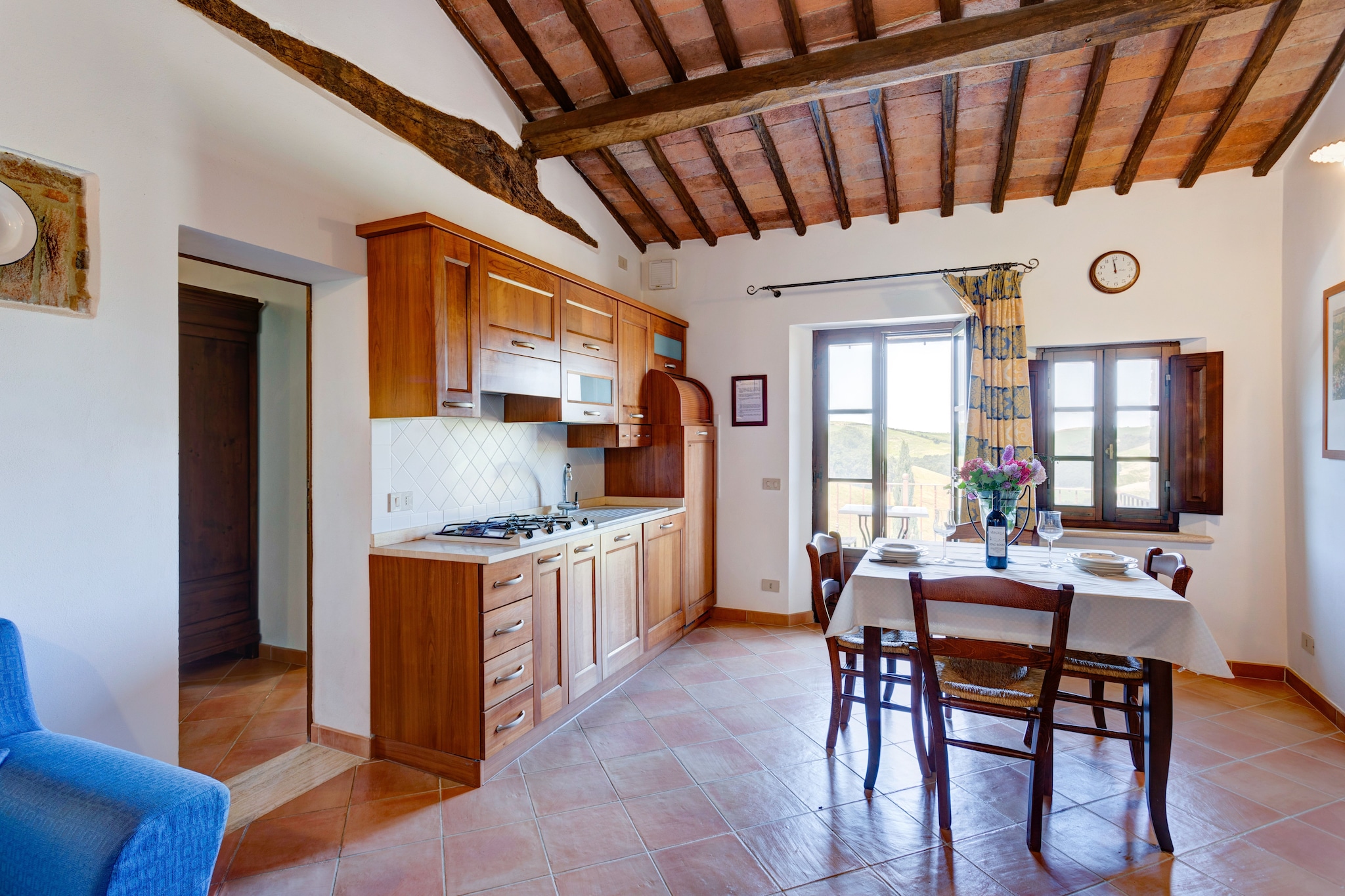 On the 1st floor: (Large kitchen(hob, microwave, fridge, washbasin), Living/diningroom(double sofa bed, TV, dining table), bedroom(double bed), bathroom(shower, washbasin, toilet, bidet))\n\npatio, swimming pool(shared with other guests)