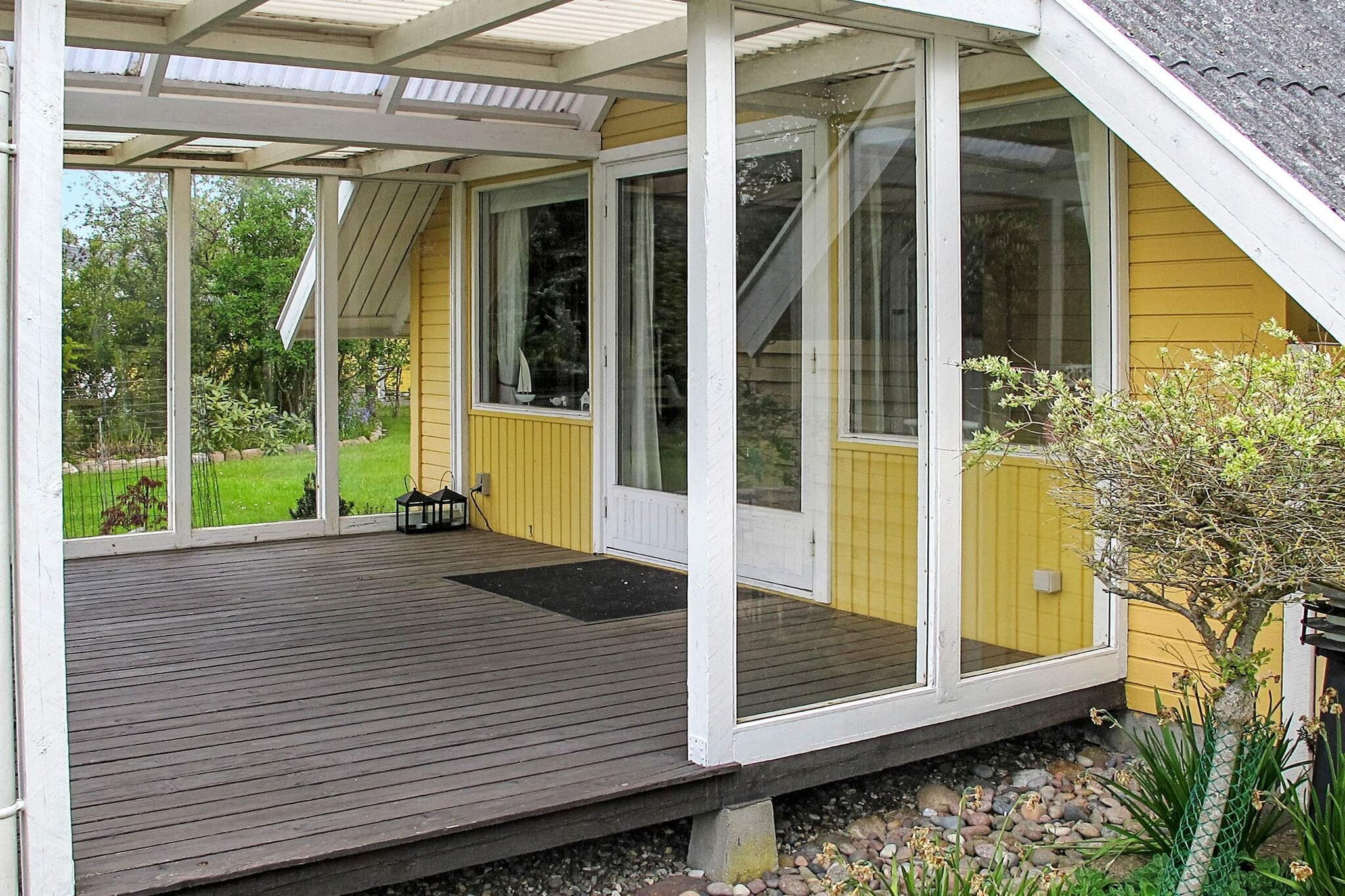 Seaside Serenity in Hummingen-By Traum