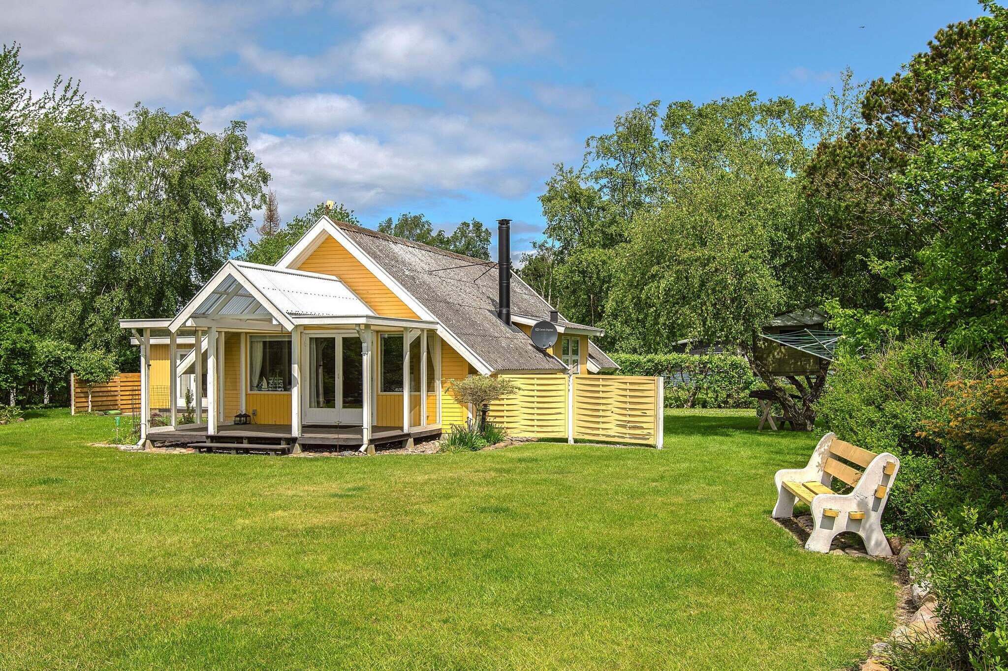 Seaside Serenity in Hummingen-By Traum