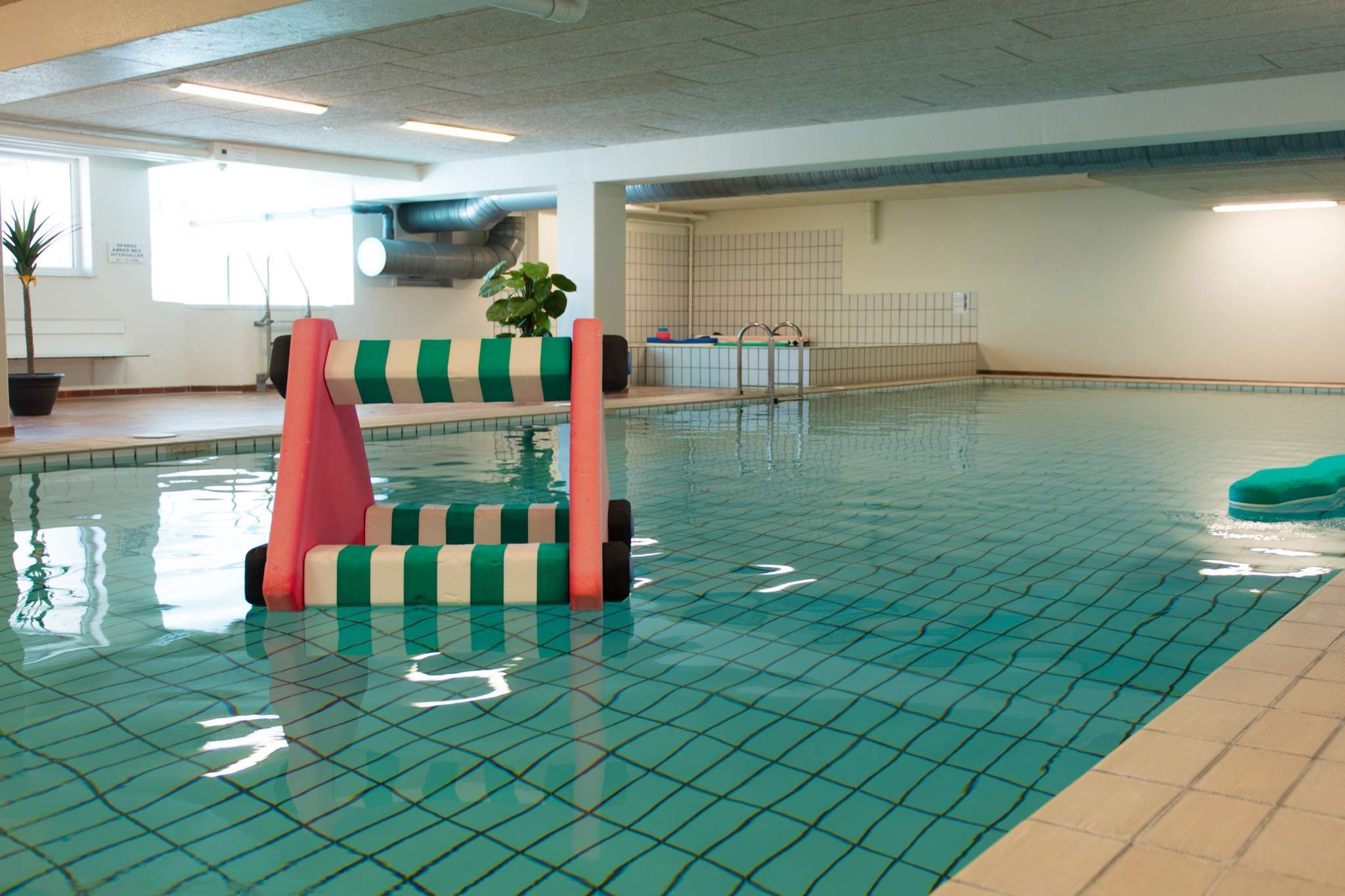 2 room,ground floor or 1.-Piscine