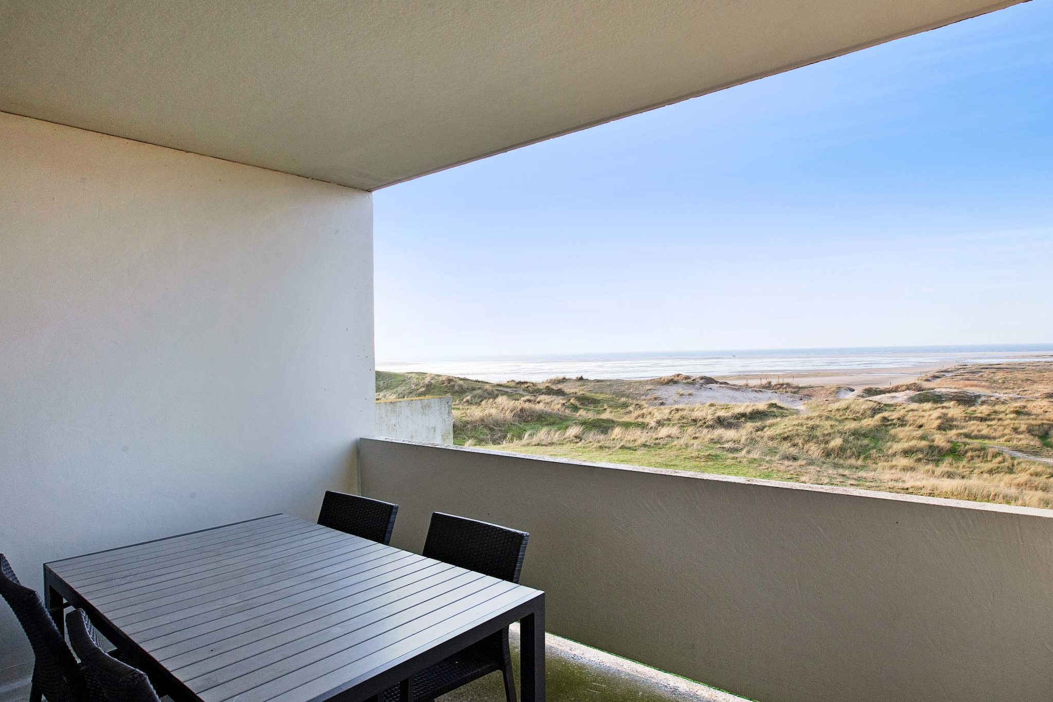 2 room w/seaview-Binnen