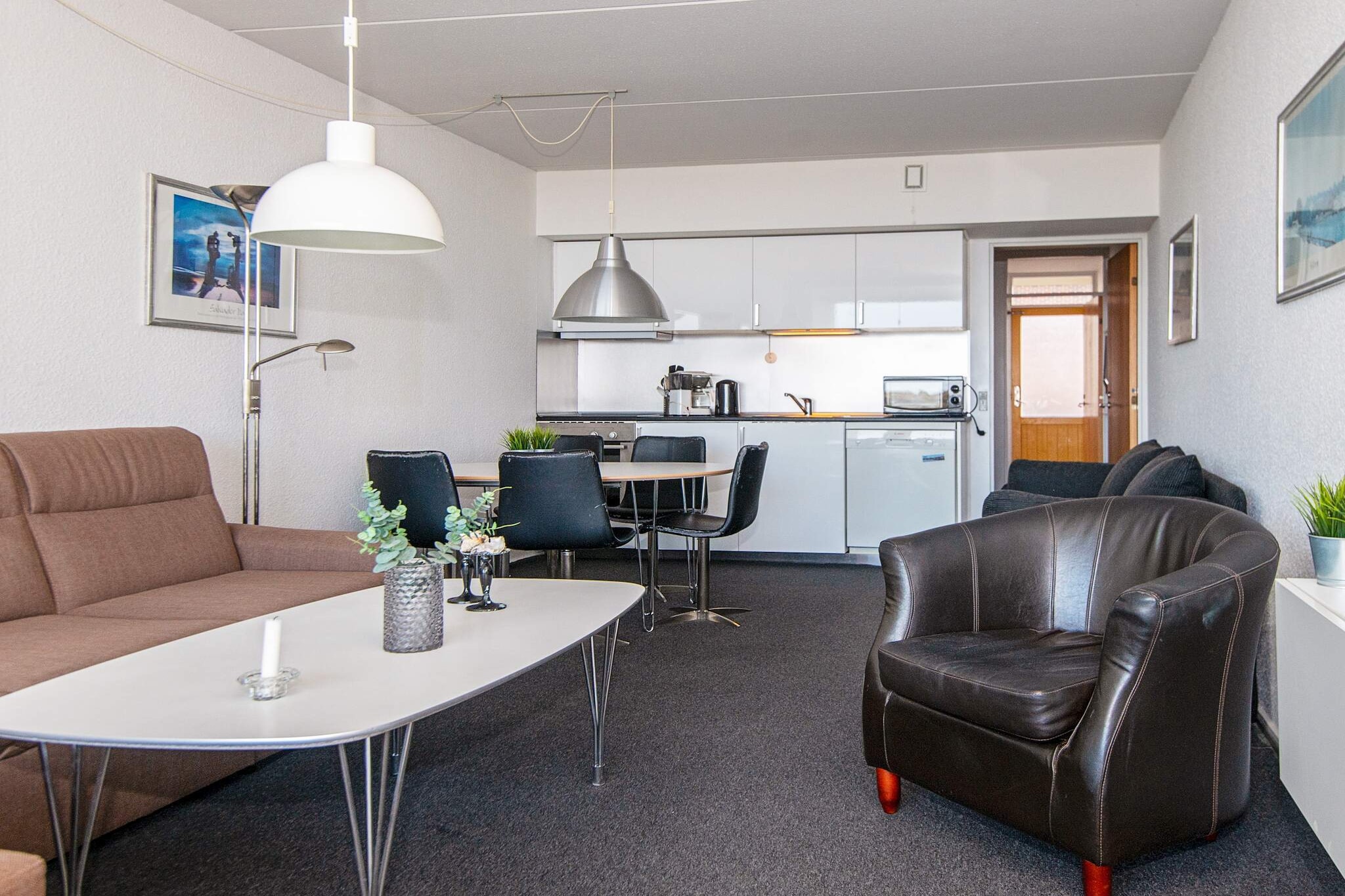2 room w/seaview-Binnen