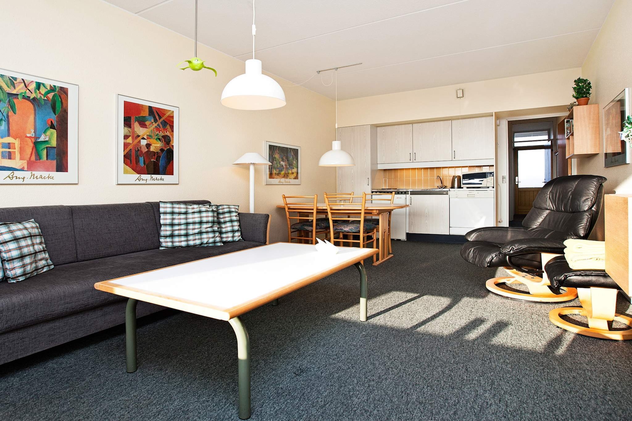 2 room w/seaview-Binnen
