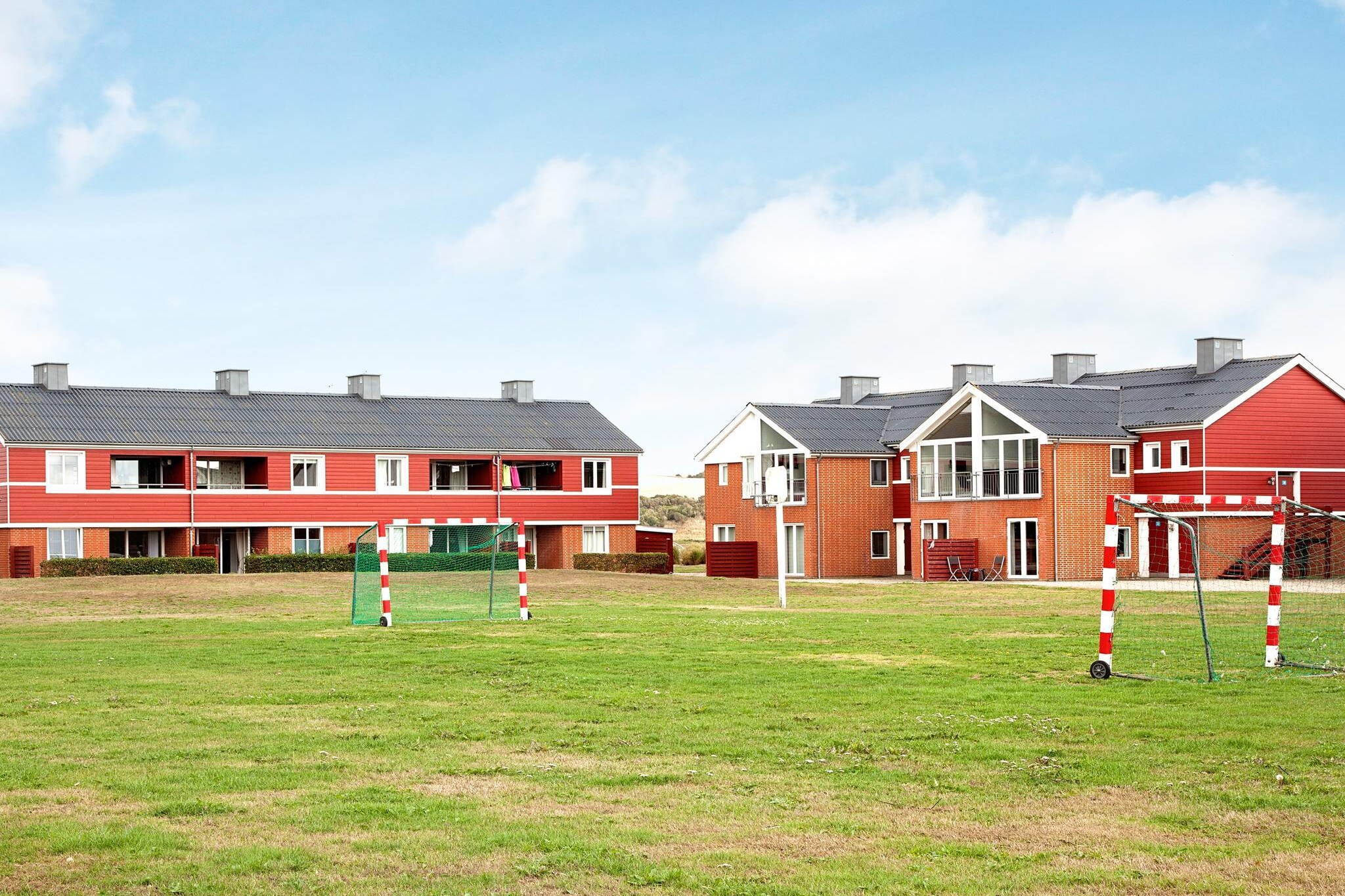 open kitchen(cooker(electric), coffee machine, fridge(+ freezer)), Living/bed room(double folding bed, TV), bedroom(double bed), bathroom(shower, toilet), solarium, washing machine(shared with other guests, paid), heating(electric), terrace, garden furniture, parking