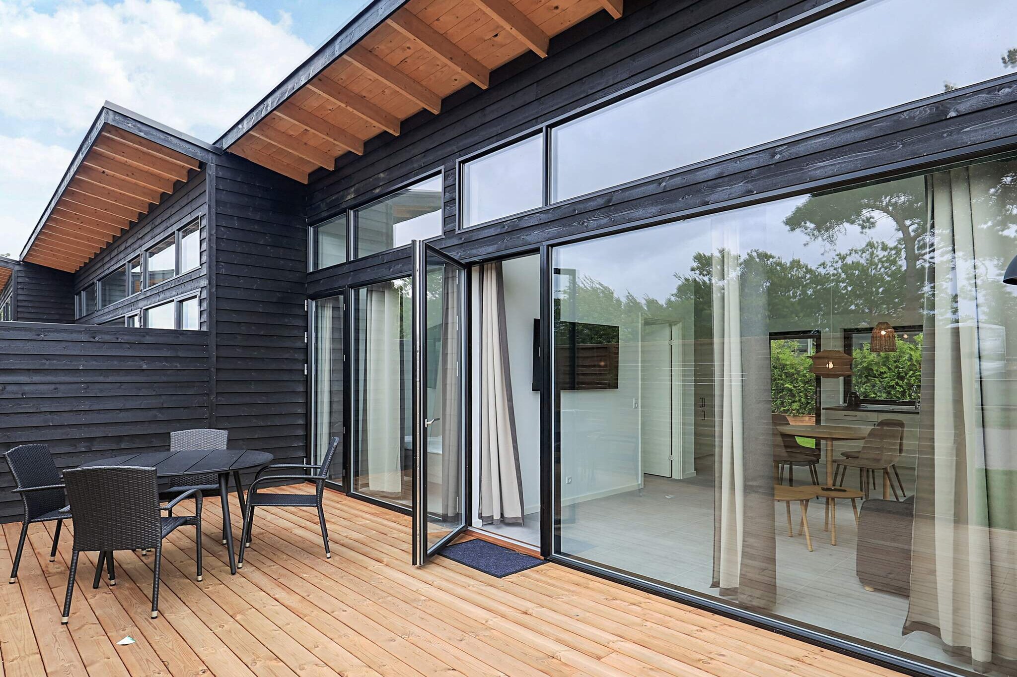 6 person holiday home on a holiday park