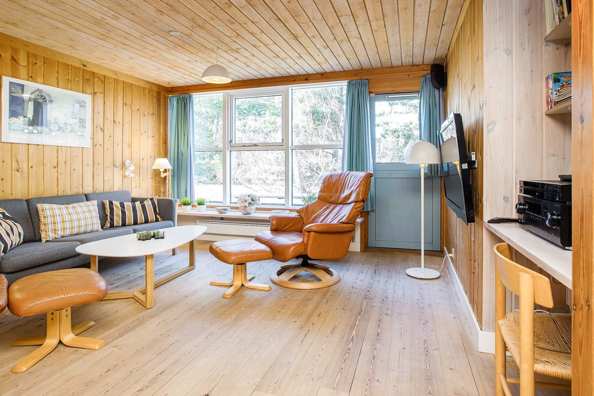 3 room,1st row,renovated