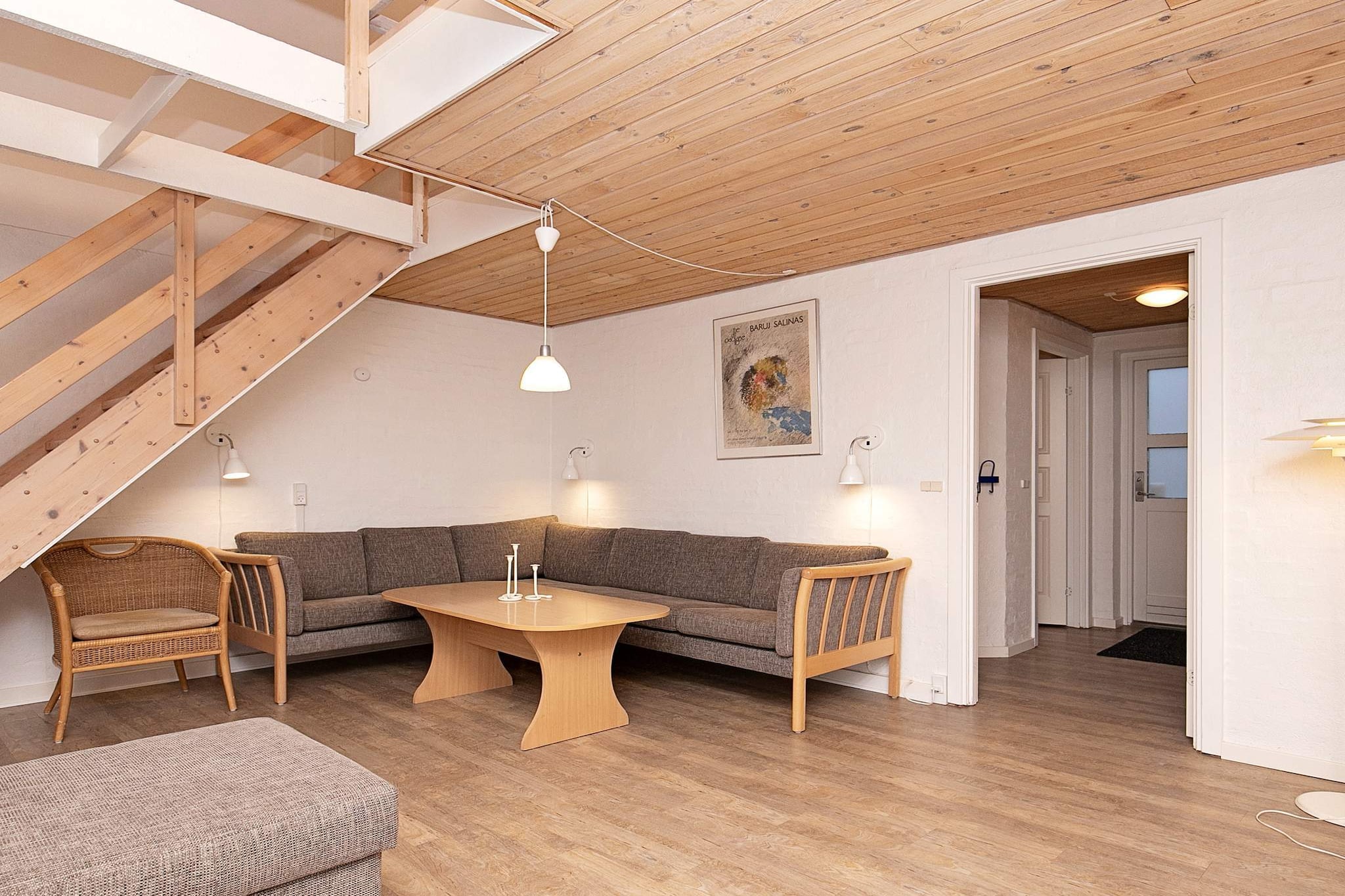 7 room,2 level,attached house - Indoor