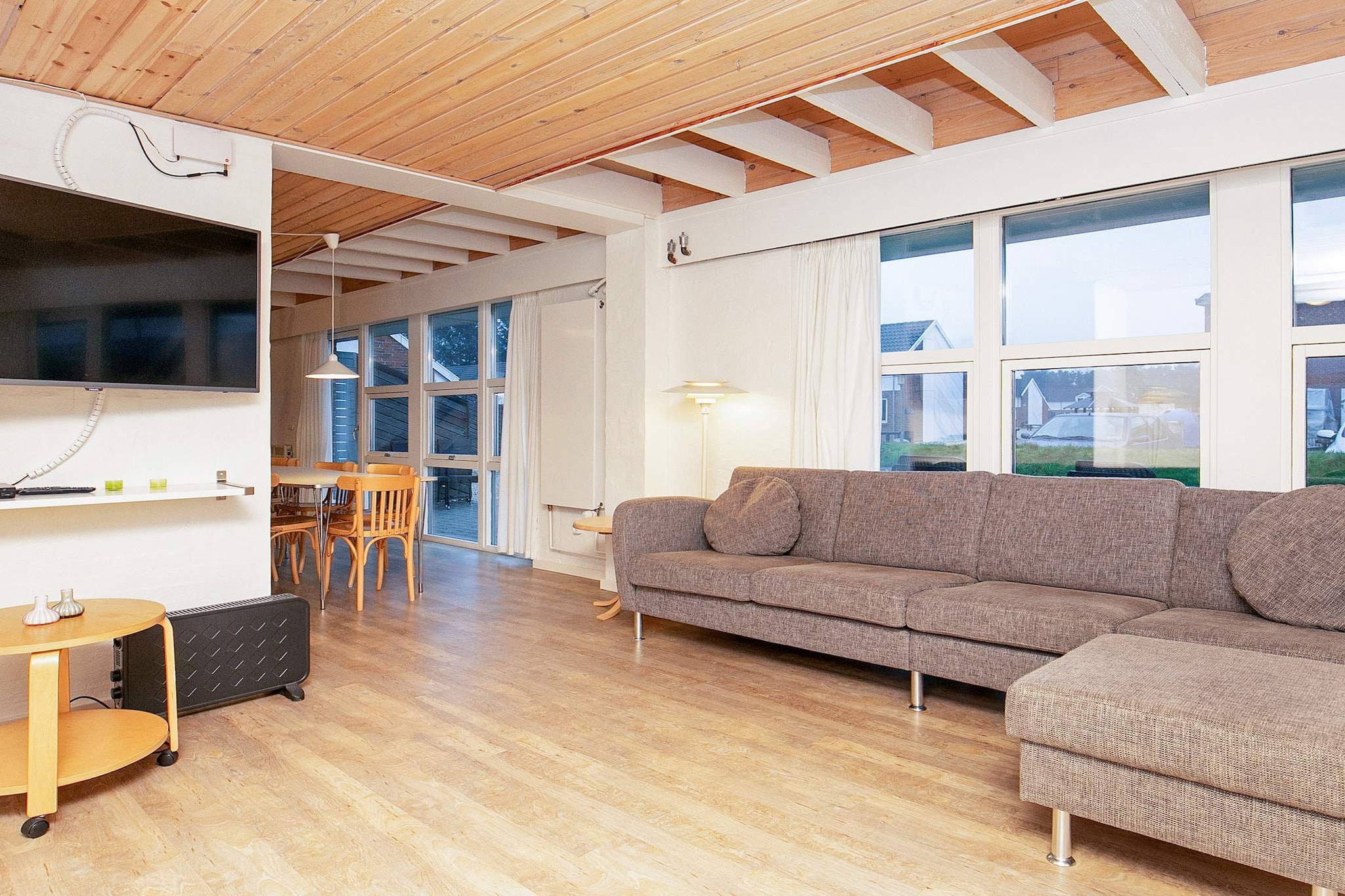 7 room,2 level,attached house - Indoor