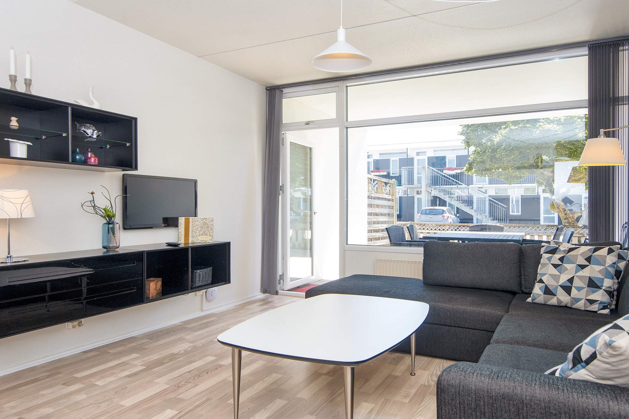 2 room,ground floor or 1.,Standard - Binnen