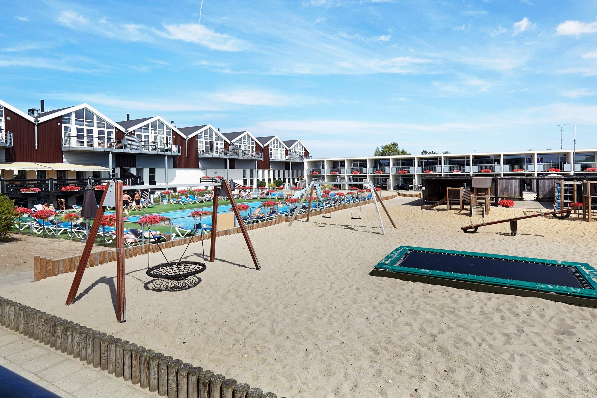 BÃ¸nnerup Strand - Holiday fun for the whole family Feriecenter BÃ¸nnerup Strand, is located by a small, cozy fishing village on Norddjurs & # 8211; only a short hour's drive from Aarhus. At Feriecenter BÃ¸nnerup Strand you live only 200 meters from a child-friendly beach and close to the forest. Kids can frolic in the resort's swimming pools or playroom, jump on trampolines or challenge each other and the rest of the family in table tennis, billiards or mini golf. You can also slow down with a trip to the steam room, spa or sauna. The holiday center's location is also the perfect starting point for exploring the many attractions in the area. Visit eg Djurs Sommerland, Ree Park or the Kattegat Center. Djursland has everything the heart desires of rides and sights, and one visit is rarely enough to experience it all. Watch movies on YouTube. Course facilities at Norddjursland Meeting room with room for 100 people and 2 smaller rooms. Read more about Kursuscenter Norddjurs. Holiday home on Djursland If you can not find the right holiday home, you also have the opportunity to rent a holiday home on Djursland. DanCenter has a large selection of holiday homes in i.a. in Ebeltoft, Fjellerup and GrenÃ¥.