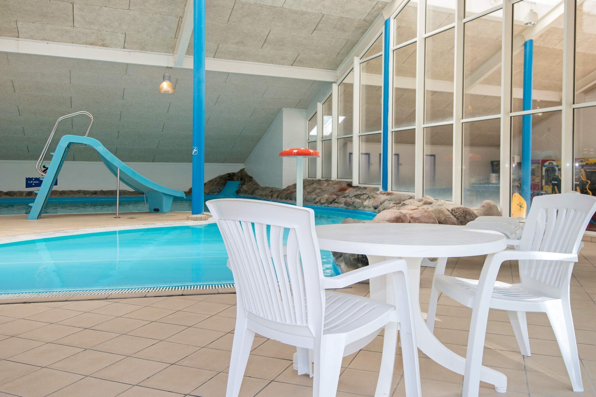 3 room,2 levels,dishwasher.,Premium-Zwembad