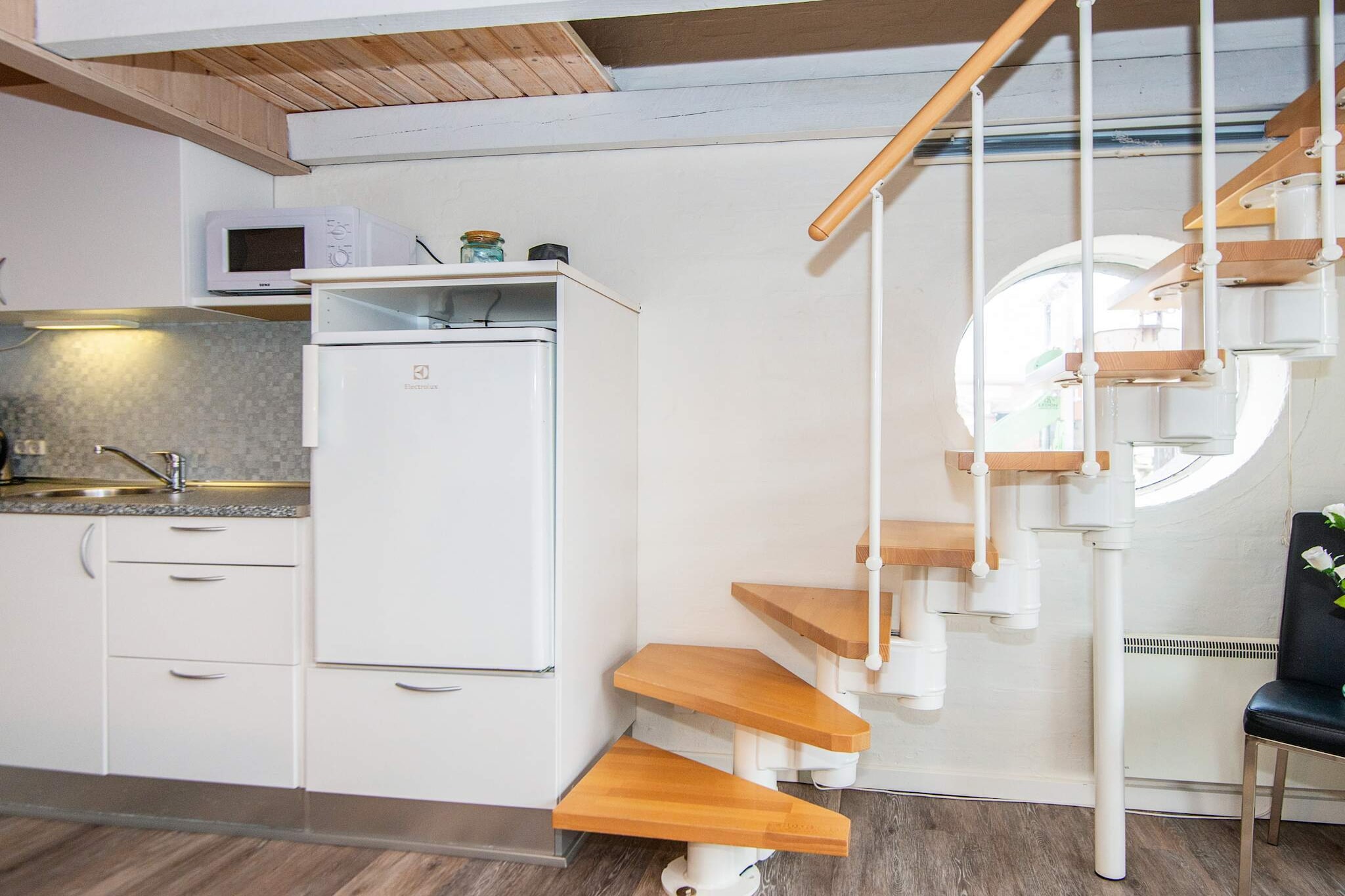 3 room,2 levels,dishwasher-Binnen