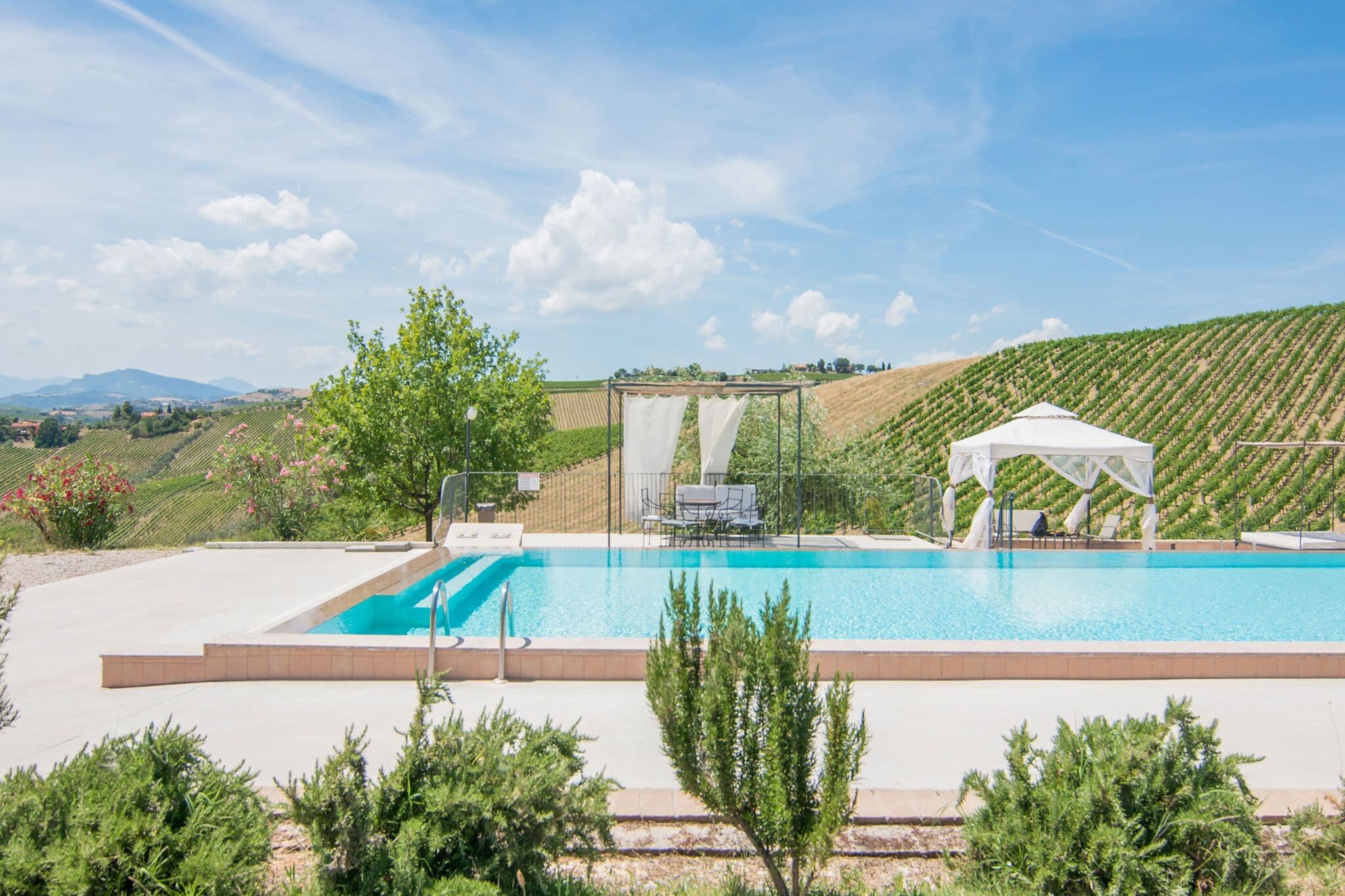 Malerische Ferienwohnung in Ascoli Piceno mit Whirlpool