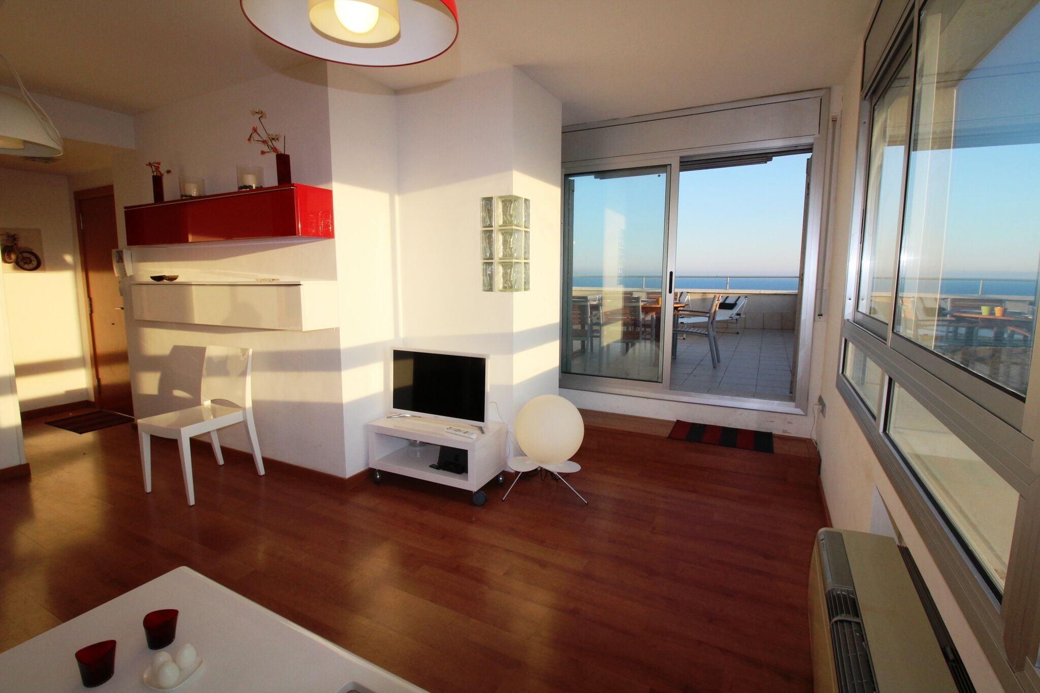 Appartement met uitzicht op zee, loopafstand van het strand