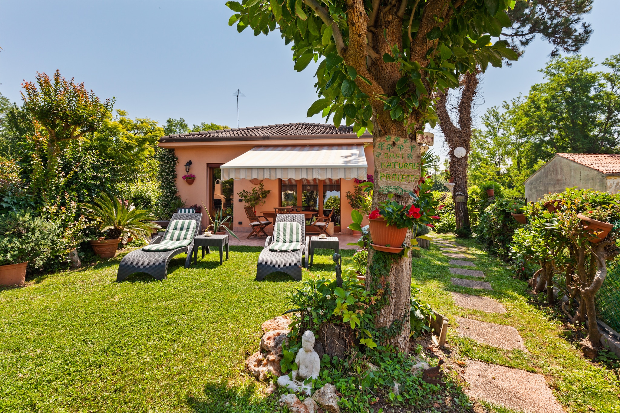 This large one-storey villa in Lido di Venezia is a perfect vacation stay for a family or a group of 5. Relax in the garden well-equipped with a table and chairs or have a sun-bath with your pals. The villa has 3 lush bedrooms for you to stay in.
The town centre is 3.1 km away from where you can shop souvenirs for friends and family. You can enjoy the beautiful beaches of Alberoni 1 km away. The restaurants 500 m away offer regional local cuisines and drinks. Biennale Gardens 1.8 km away is a nice stop for a day picnic.
This villa is a reality where you can take refuge after visiting the lagoon and stay away from the crowds. Prepare tasty home-cooked meals in the well-equipped kitchen. In the living room/ dining room, you can spend your free time.
Venice Marco Polo Airport is 10 km away from here.