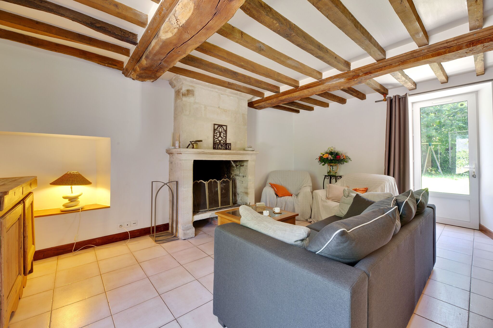 Komfortables Ferienhaus in Maisons mit privater Terrasse