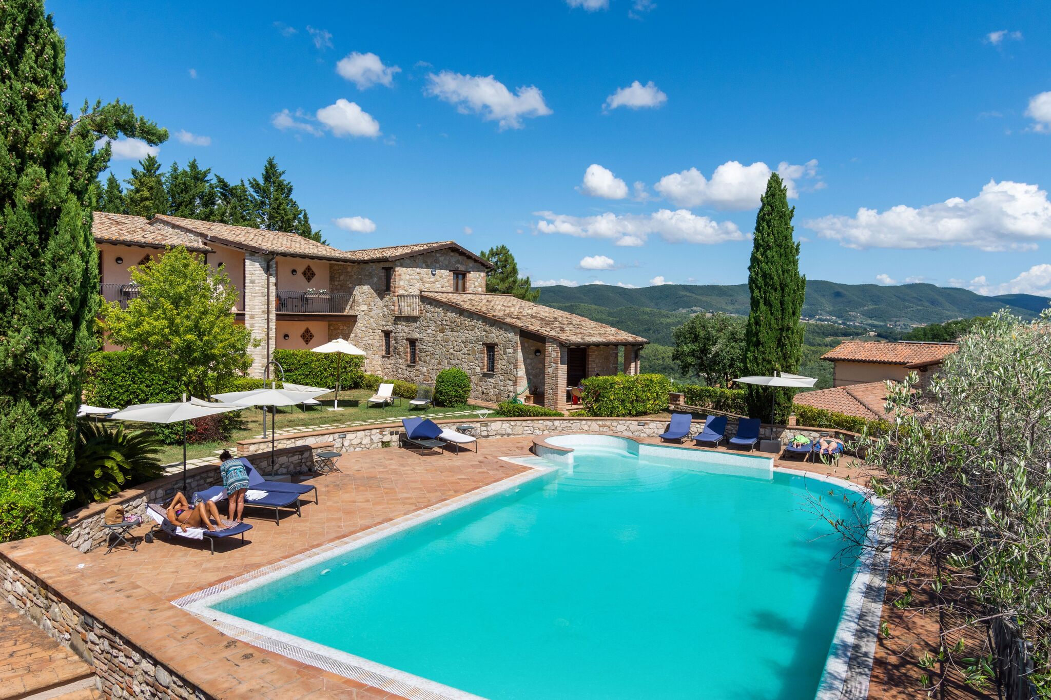 Opulentes Ferienhaus in Collazzone mit Swimmingpool