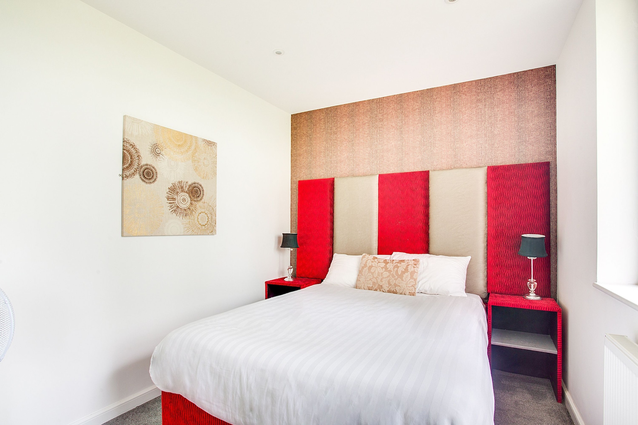 Elegant Apartment in Milton Keynes near Snozone