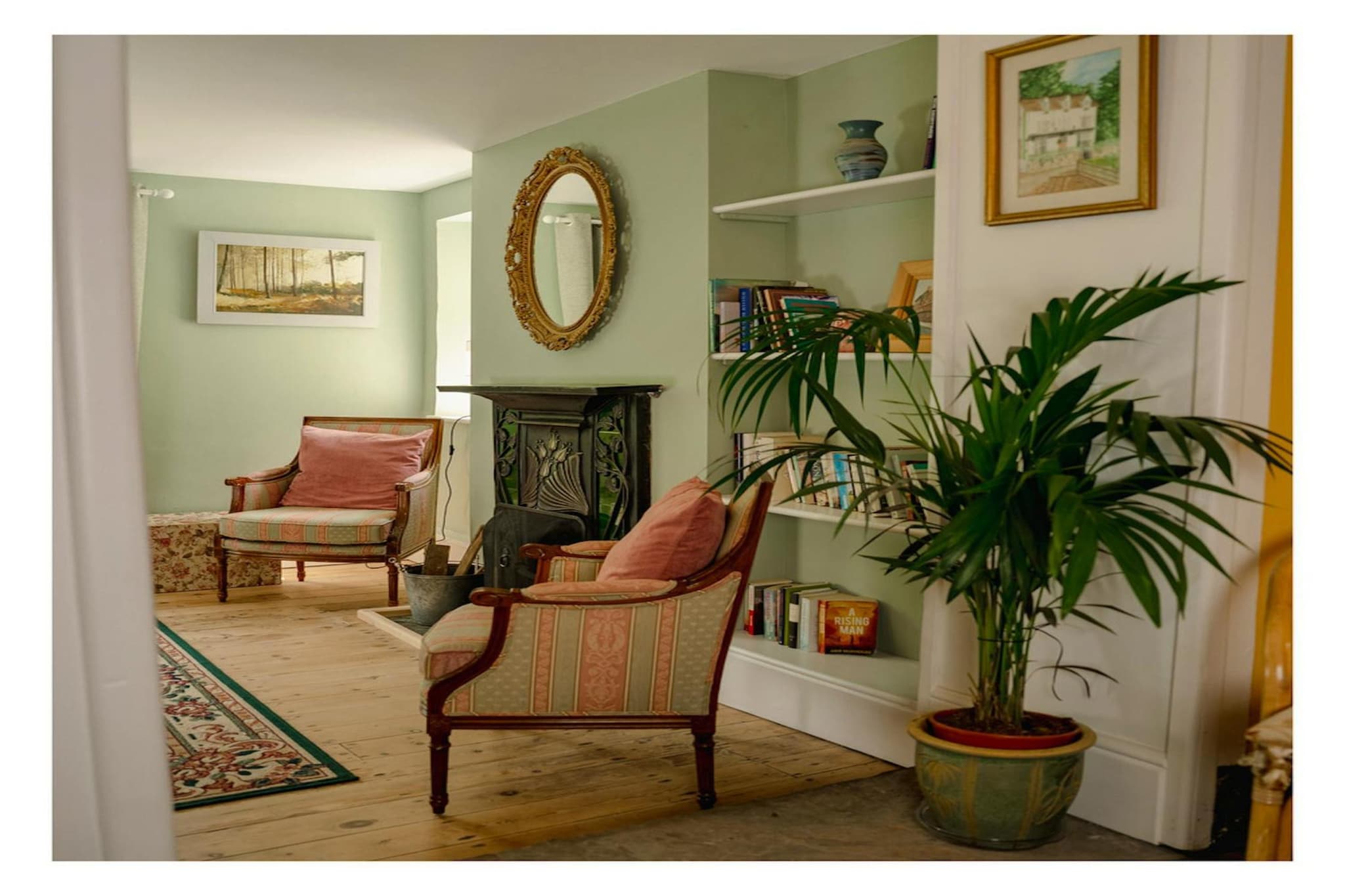 Holly Tree House-Salon