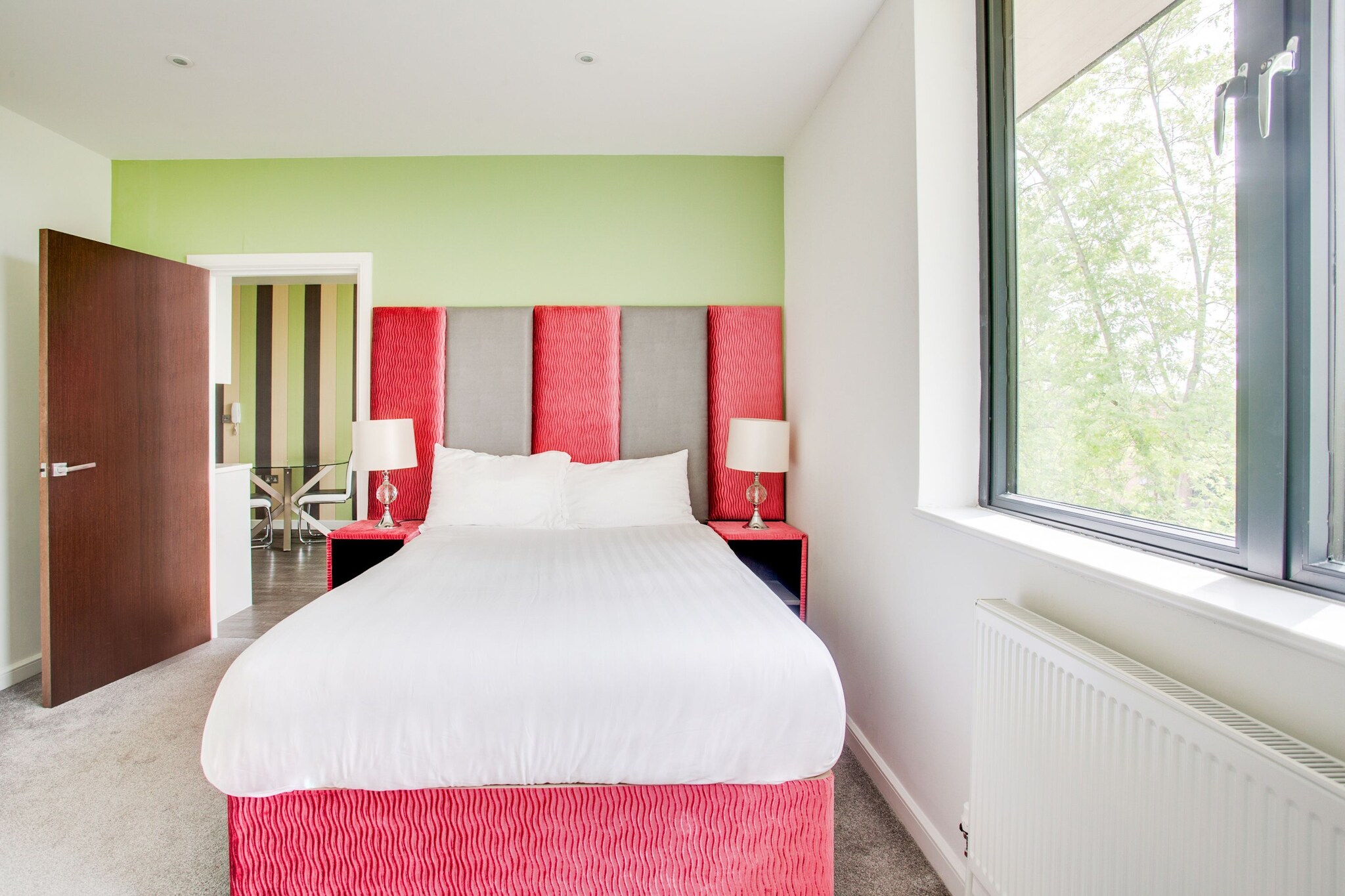 Urban Apartment in Milton Keynes near Canary Karaoke