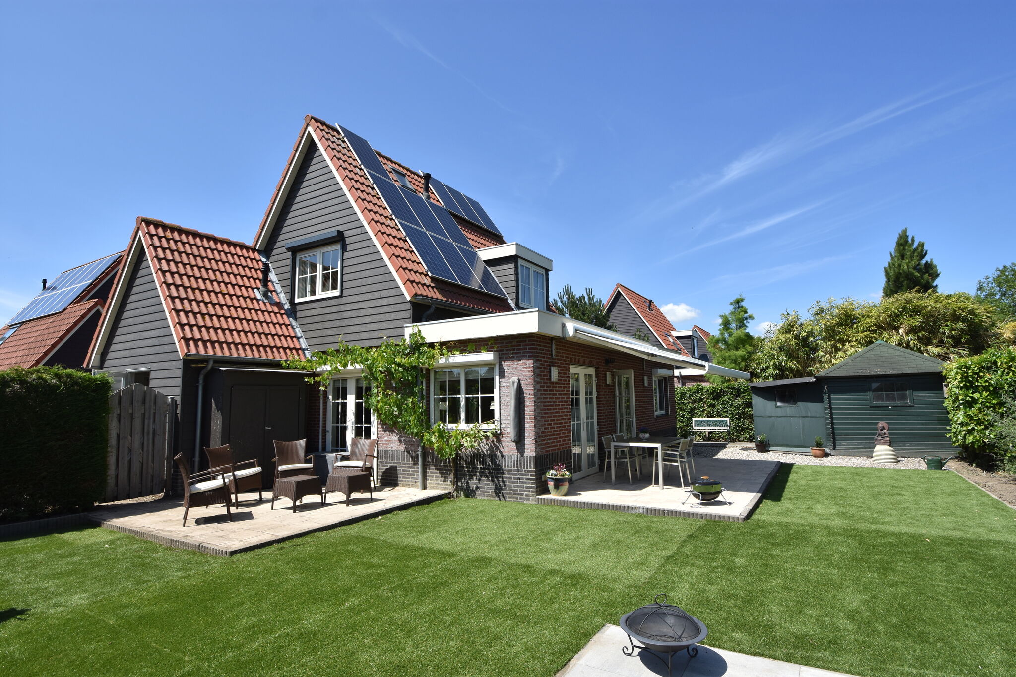 Enticing Holiday Home in Oude with Garden