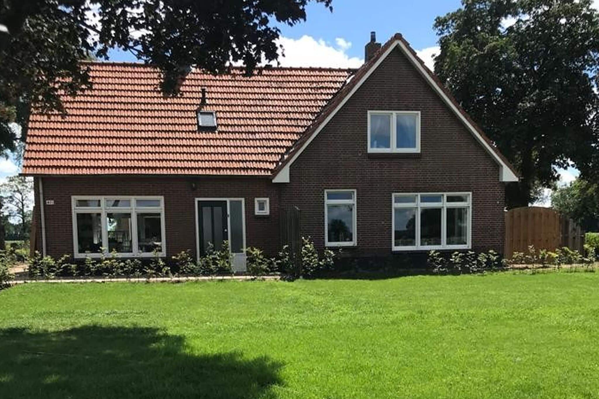 Maison de vacances Buitenaf: Maison de vacances spacieuse à Hellendoorn avec jardin et terrasse