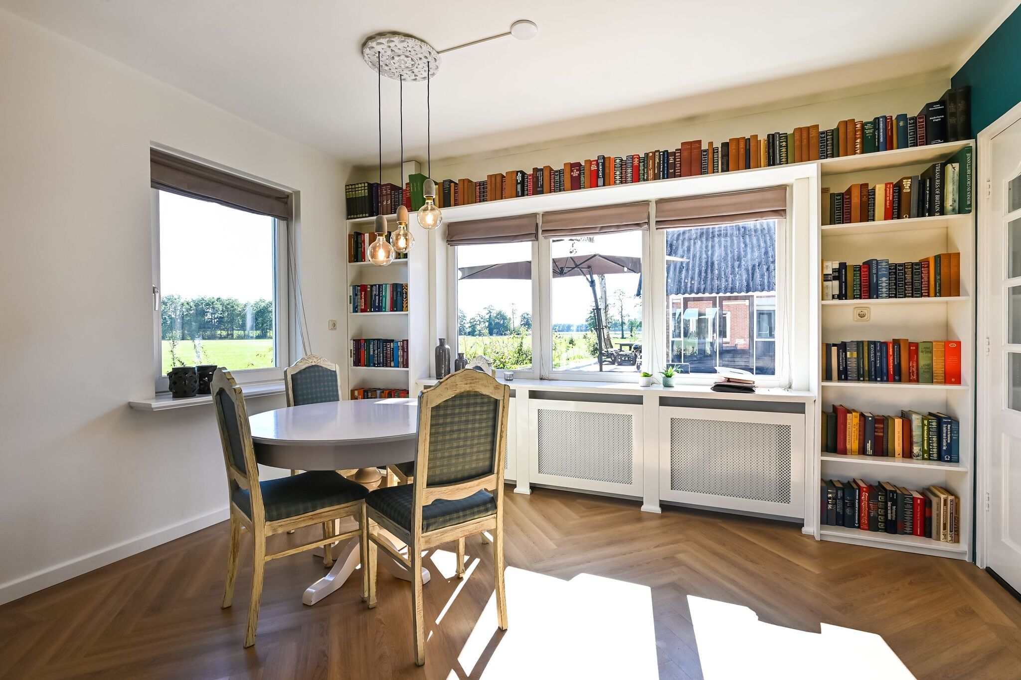 Vakantiewoning Buitenaf: Riant vakantiehuis in Hellendoorn met tuin en terras