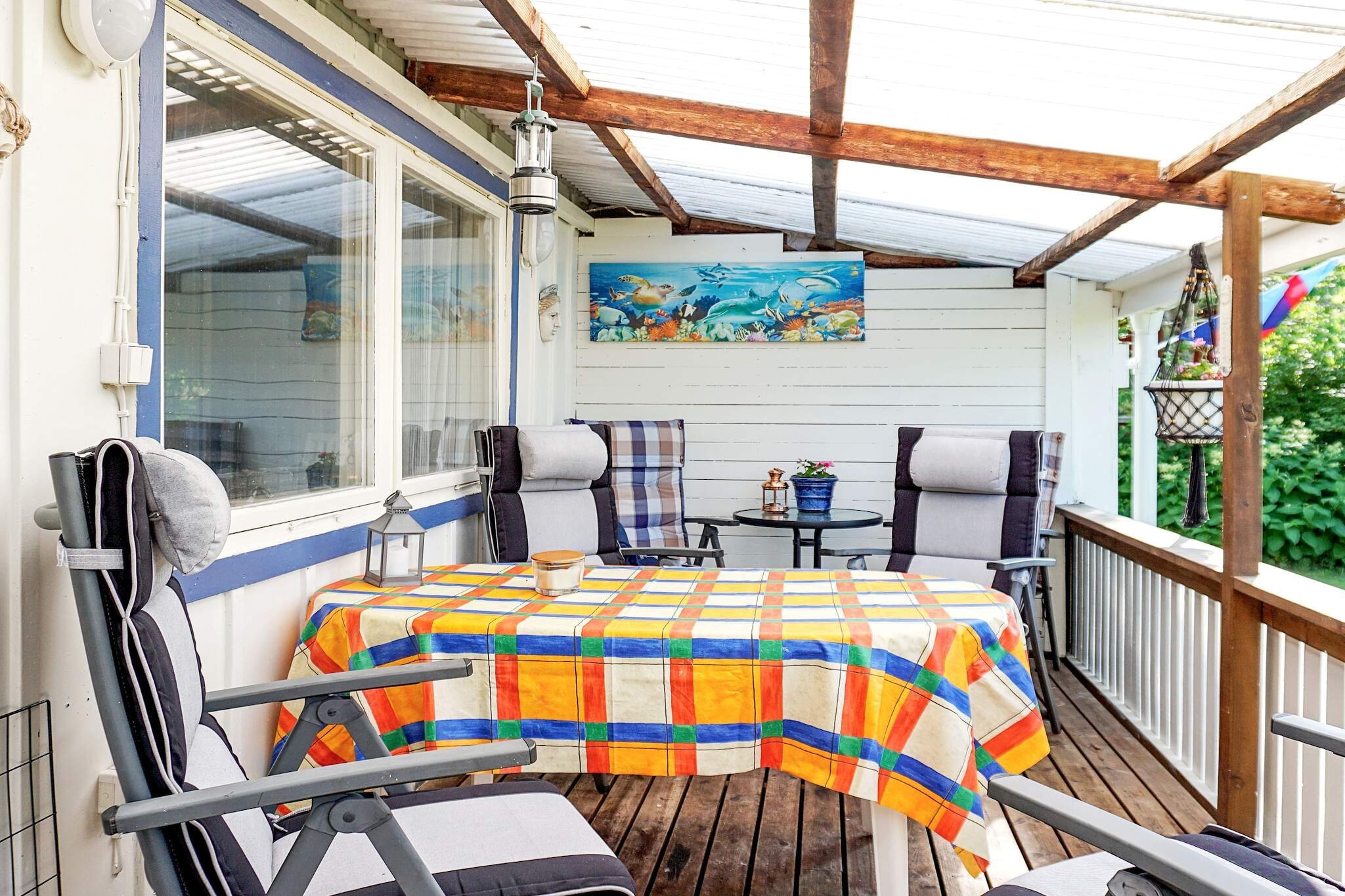 A rural, quiet accommodation close to FjÃ¤llbacka's sea, swimming and archipelago! FjÃ¤llbacka is a well-known gem in northern BohuslÃ¤n that offers cozy, genuine environments world-famous from author Camilla LÃ¤ckberg's books, culinary menus, and an entire archipelago to explore with guided boat trips from the pier. You are warmly welcome to this nice cottage with a large lawn and a completely renovated kitchen and bathroom. Here you live peacefully and pleasantly with nature, animals and birdsong right around the corner. Around the corner there are several cozy paths and roads suitable for both excursions and morning walks. A few minutes away is a pay &amp; play golf course for those who want to try it. You can rent bicycles through the owner. It is cycling distance to the center of FjÃ¤llbacka. The house is secluded and quiet but close to the pulse. The cottage is on one level, via a covered patio area you reach the entrance and inside you are greeted by an open plan kitchen and living room. The kitchen has a stove, fridge/freezer, microwave, coffee maker and soda streamer. The living room has a dining area and a sofa bed as well as cable TV with about 10 channels in addition to the basic range and Netflix. The bathroom is equipped with a shower and washing machine. The bedroom has a bunk bed 90 x 200 cm and two single beds. The slightly lower ceiling height of 210 cm makes the cottage feel cozy and comfortable, the cottage also has internet connection. There is a grill and outdoor furniture where you can enjoy nature while you grill and eat a good meal. If you need shade, you can enjoy this under some trees on the lawn. Your landlord is German-speaking and helpful. Here you have the best of the west coast, crab and mackerel fishing, saltwater swimming, boating and also FjÃ¤llbacka's summer bustle with shops, restaurants and cafes! The archipelago outside FjÃ¤llbacka is considered by many to be the most beautiful in Sweden. If you prefer swimming, there are both child-friendly beaches, for example at beautiful SÃ¤lvik or rock swimming and diving towers on Badholmen located in the harbor. There are also nice swimming opportunities at Badbergets bathing place. For those who want to go out to sea, there are several opportunities to take a boat trip with one of the archipelago boats. FjÃ¤llbacka has an incredibly beautiful archipelago with many small and large islands. Via the Tourist Office you can rent both a kayak and a boat with a motor to explore the sea on your own. For those interested in golf, there are both 18-hole and pay &amp; play golf courses nearby. There are also several nice nature reserves and coastal paths to hike in, don't forget your camera, there is always a chance to see something worth a photo and that can become a memory for life. In the surrounding area there are also several other nice fishing and boating communities well worth a visit. Welcome to lovely FjÃ¤llbacka!