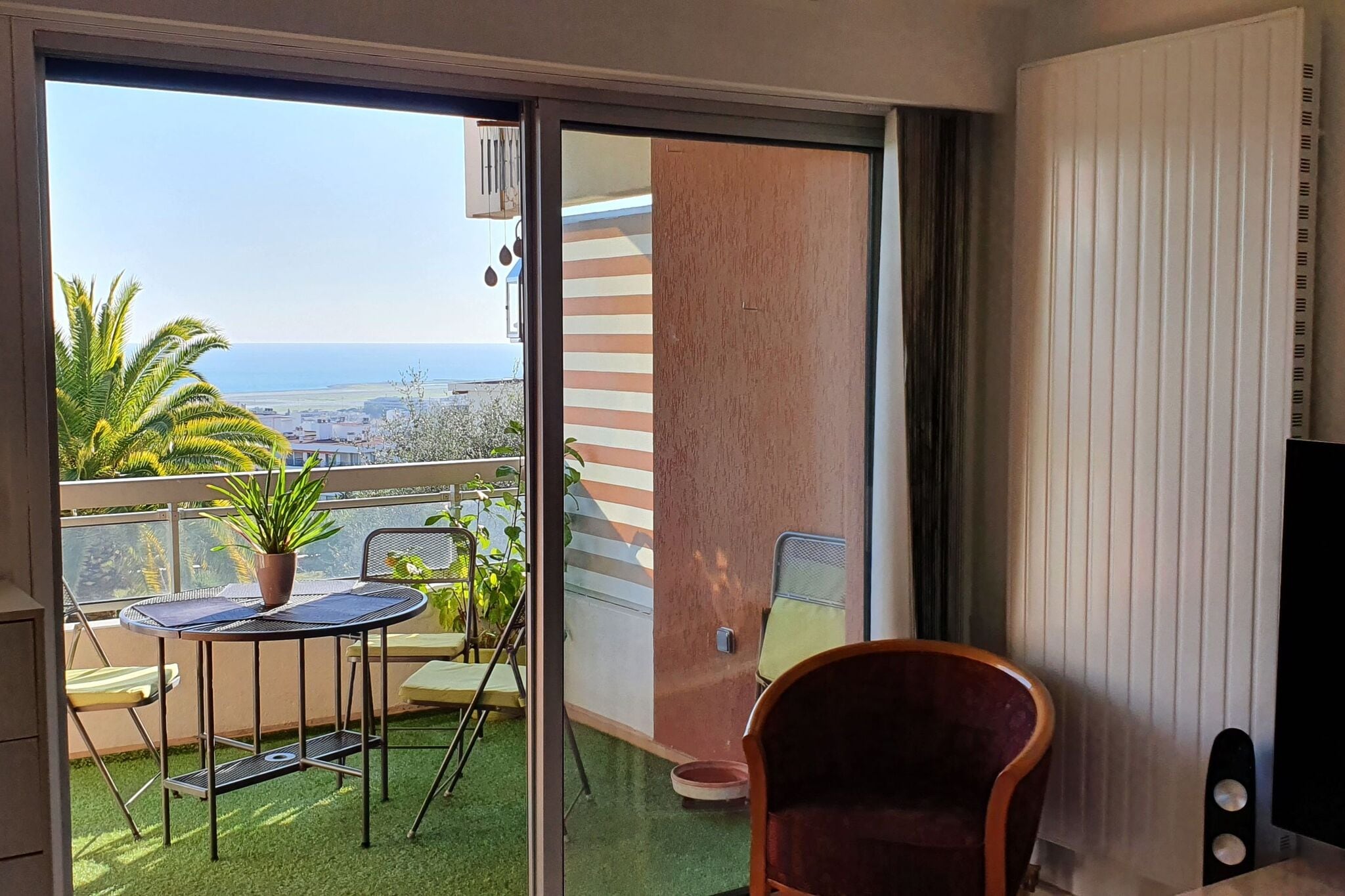 Noble Wohnung in Nizza mit Terrasse und Poolblick