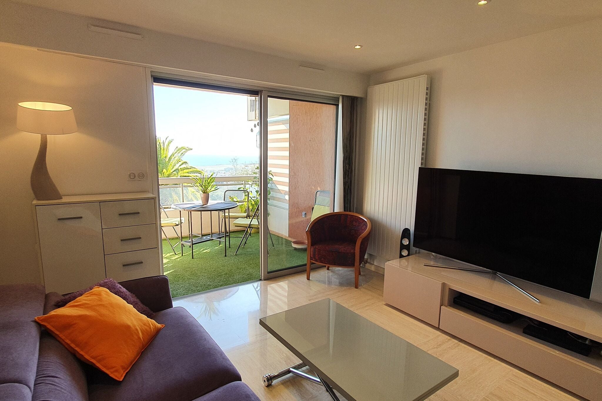 Luxe appartement in Nice met uitzicht op zee en zwembad