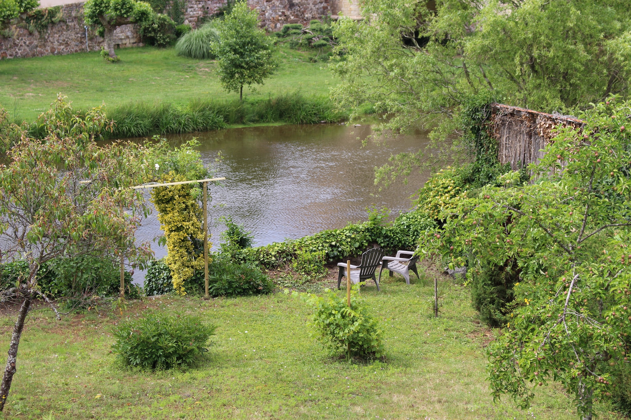 Gîte Calvaire - Hérisson-Tuinen zomer
