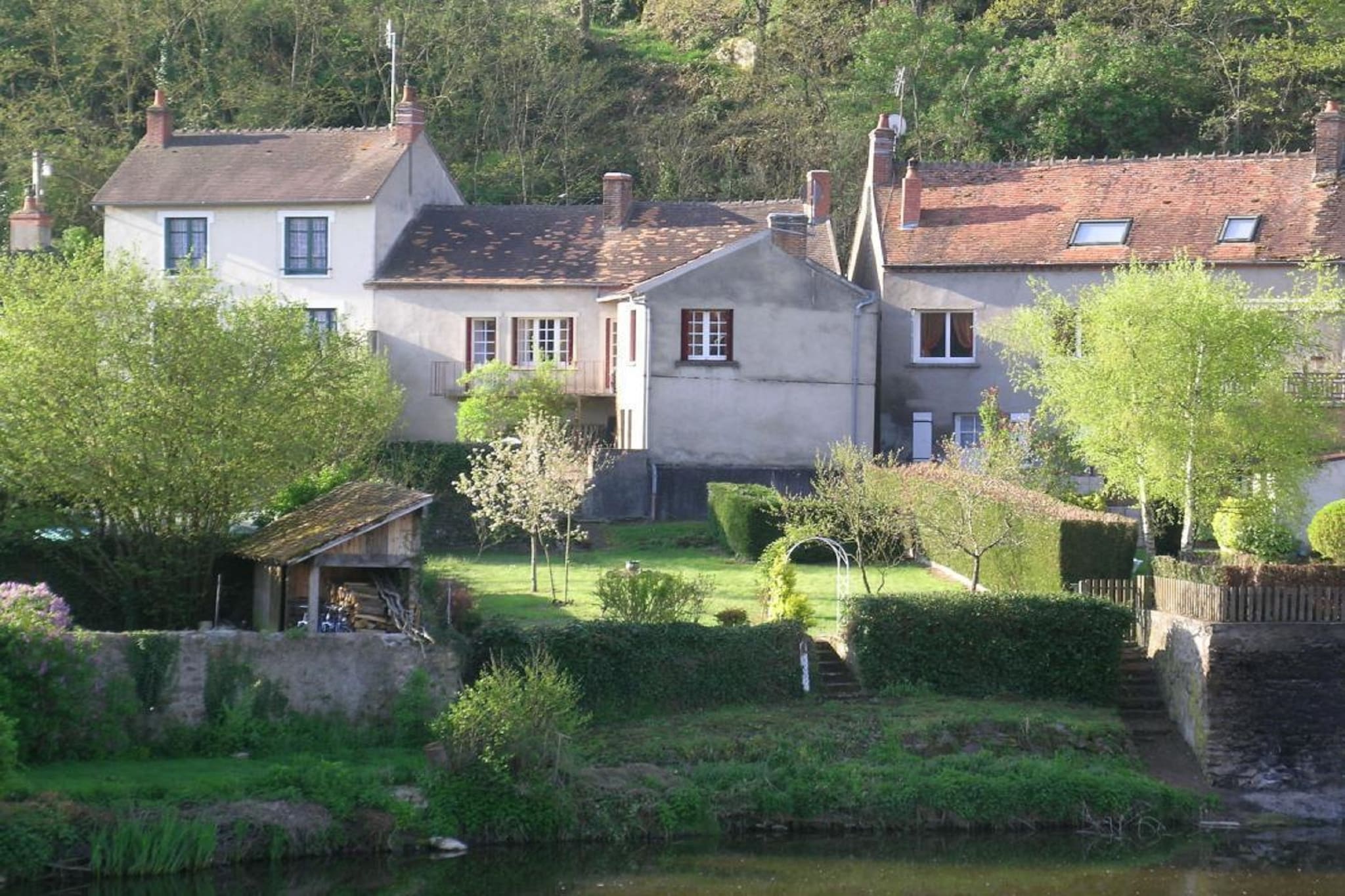 Gîte Calvaire - Hérisson-Buitenkant zomer