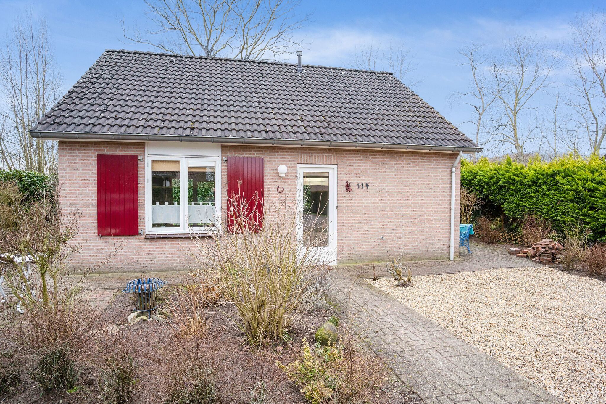 Nice bungalow in Beek with hot tub