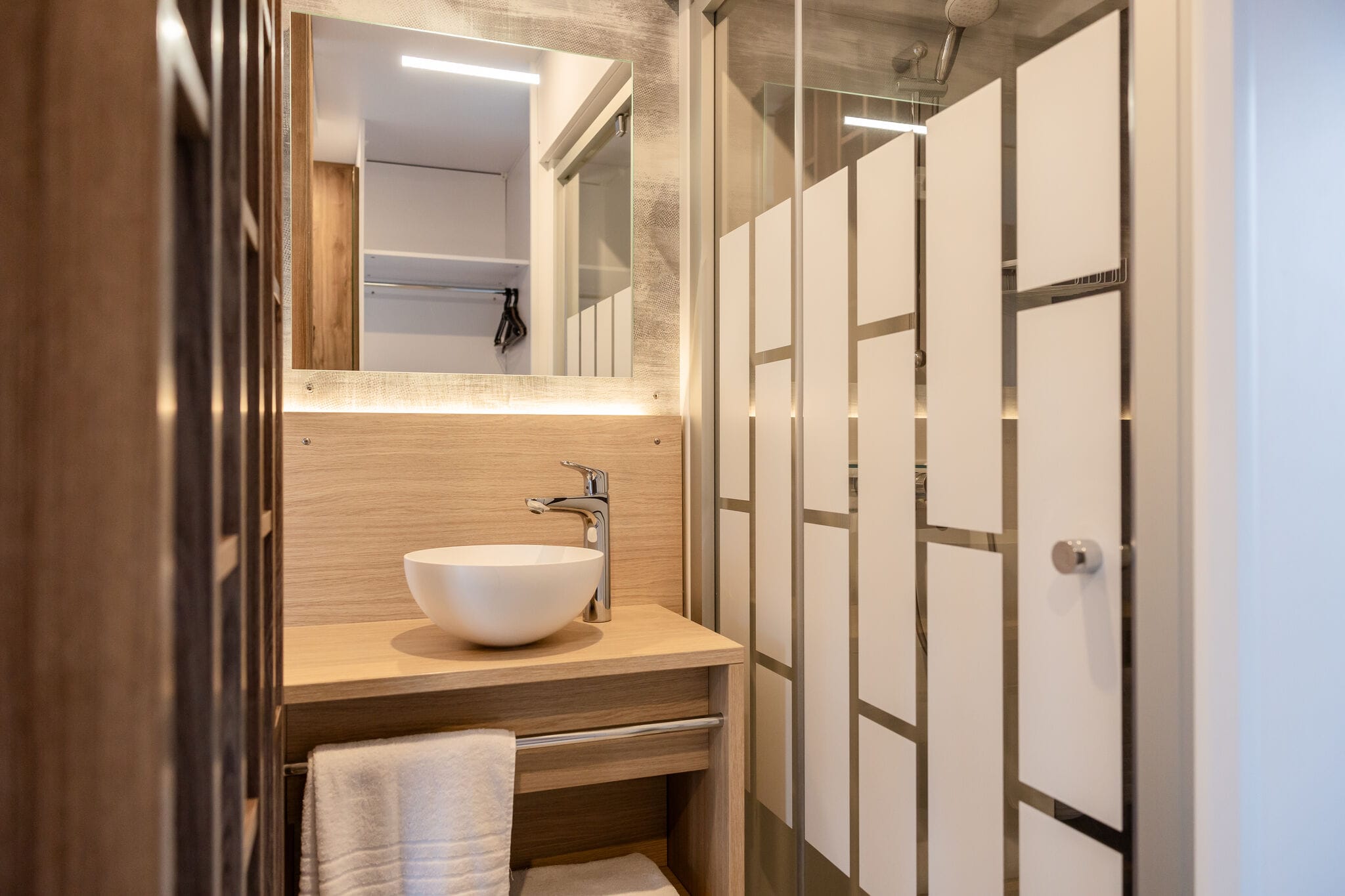Chalet moderne avec 2 salles de bain en Frise