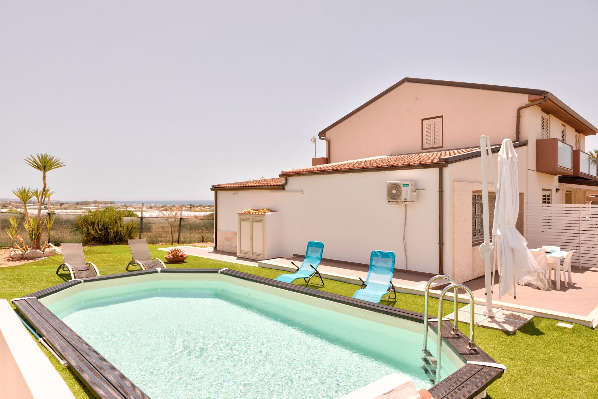 Spacieuse maison de vacances à Marina di Ragusa avec jardin
