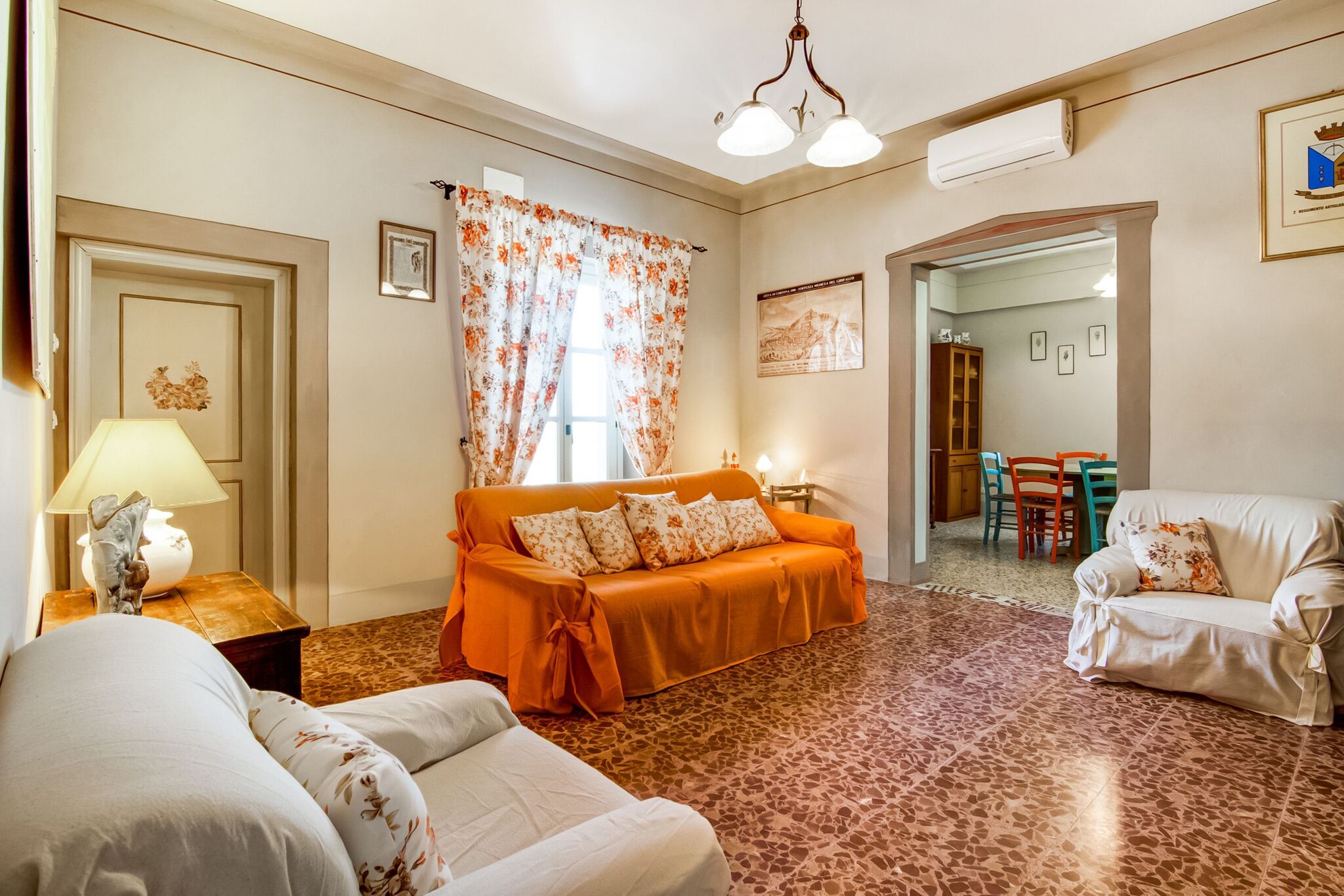 Sfeervol appartement in Cortona met uitzicht en privéterras