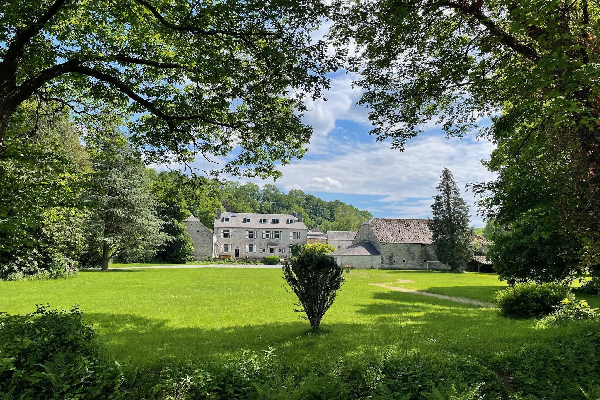 Château de Férot-Buitenkant zomer