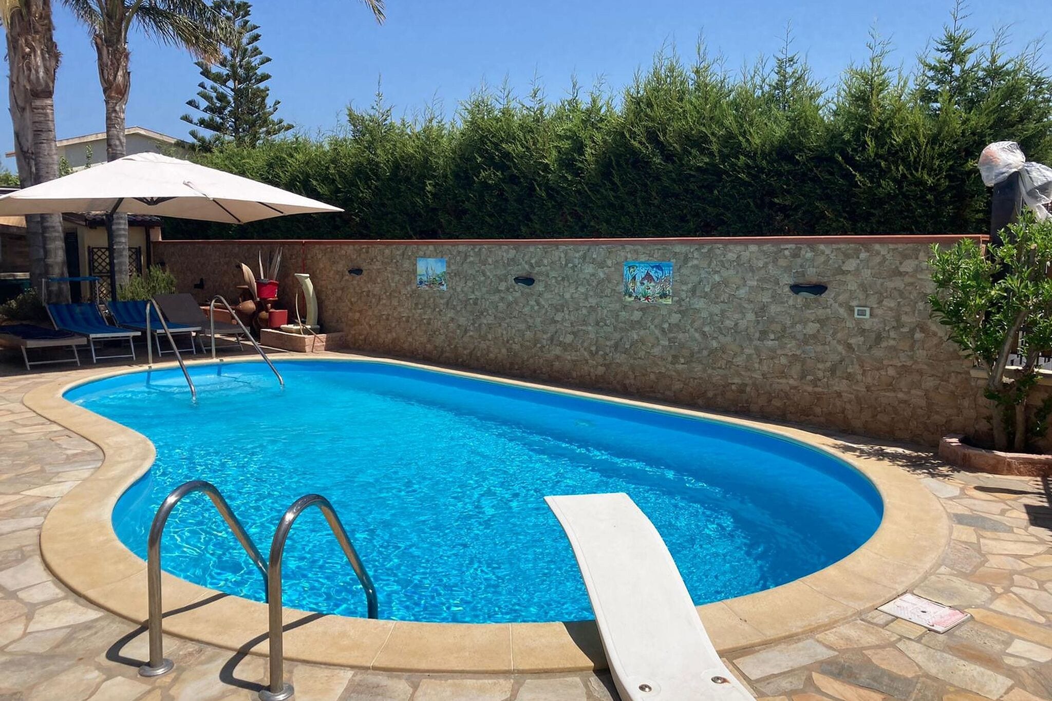Fabulous Holiday Home in Campofelice di Roccella with Pool