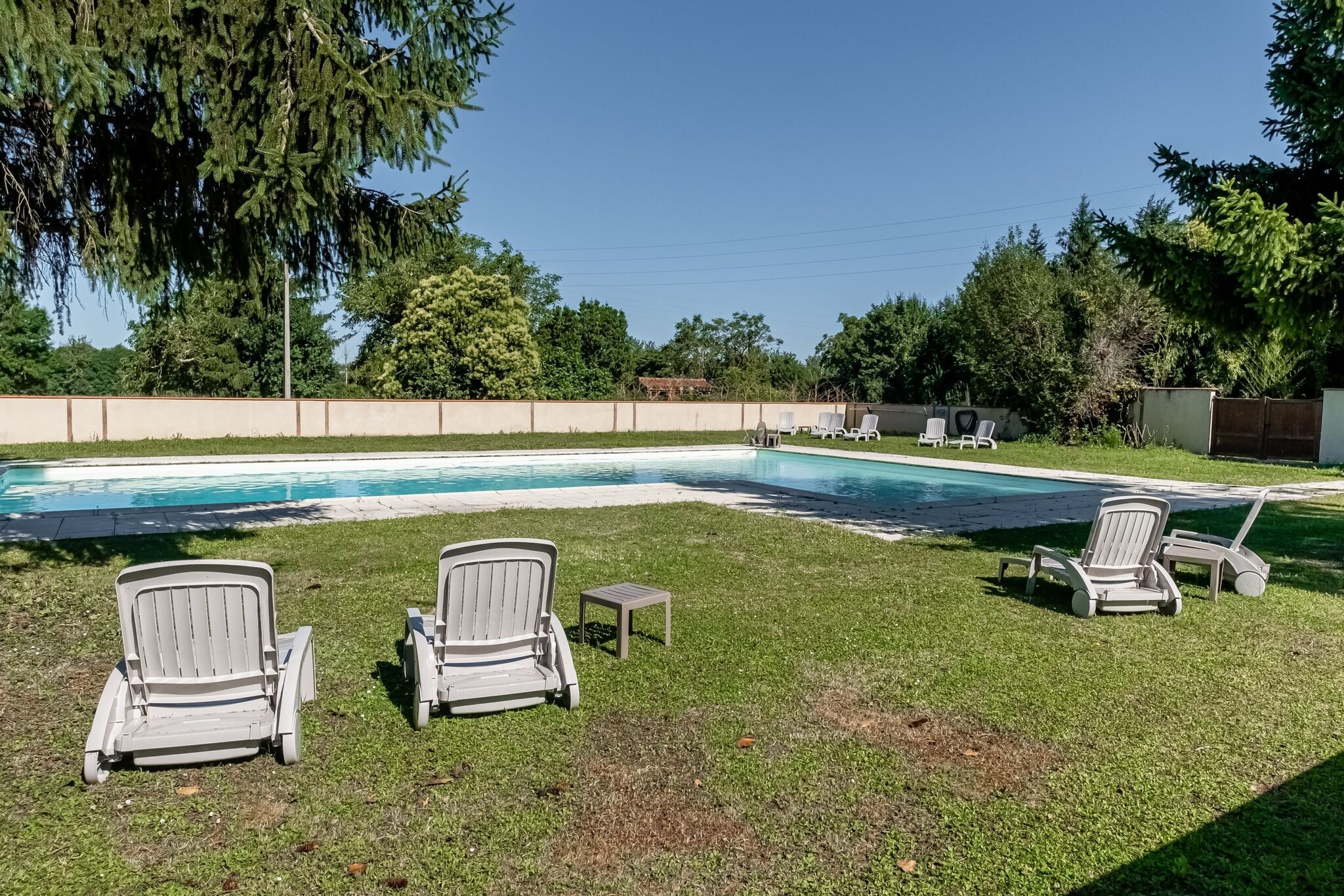 Entzückende Villa in Masseube mit Swimmingpool