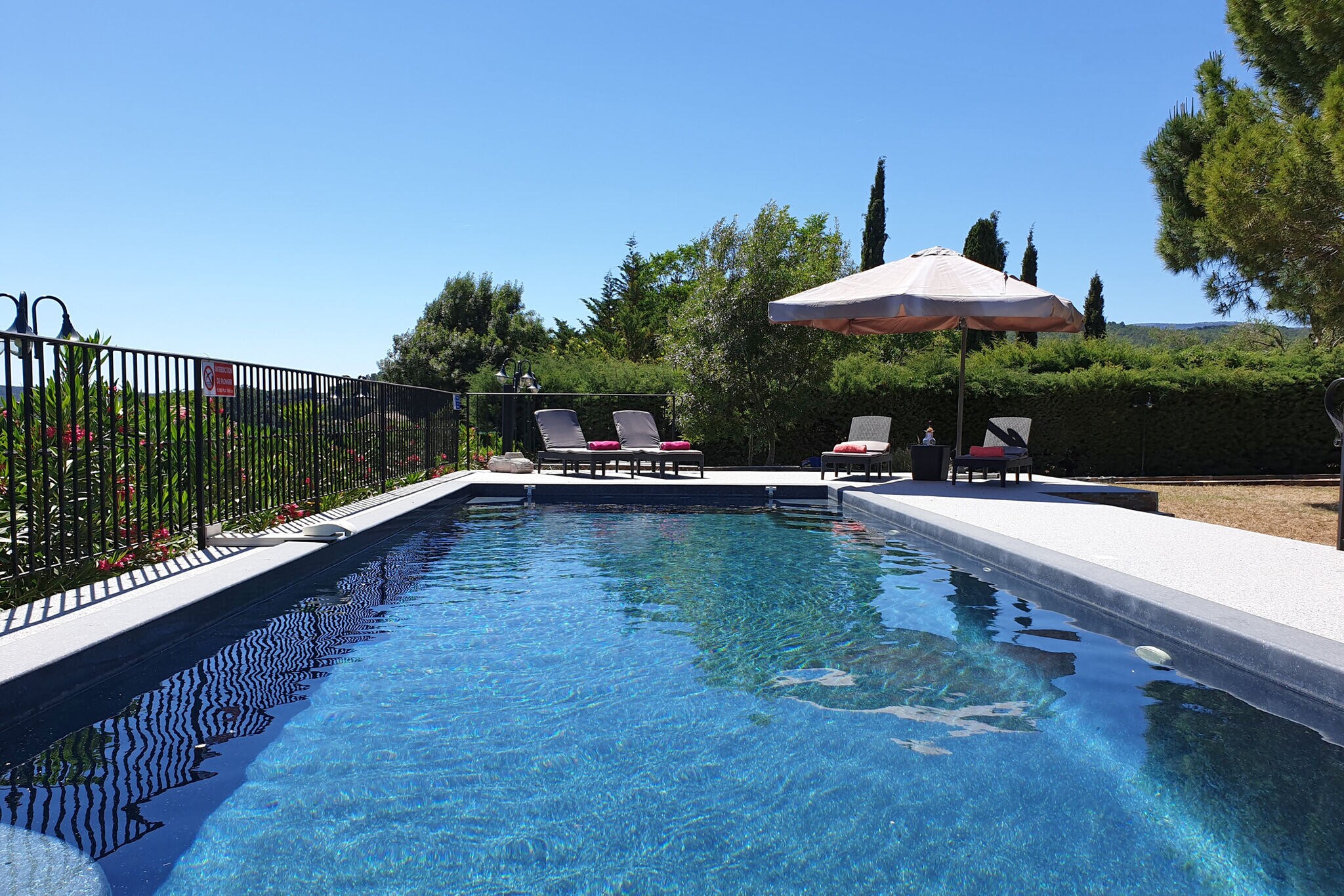 Charmante maison de vacances à Callian avec piscine privée